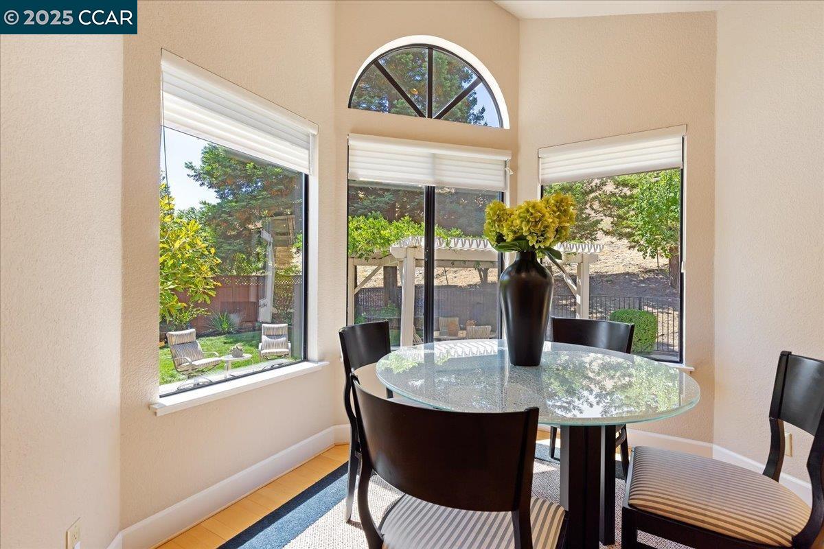 Detail Gallery Image 19 of 60 For 4101 Fox Creek Ct, Danville,  CA 94506-5864 - 5 Beds | 2/1 Baths