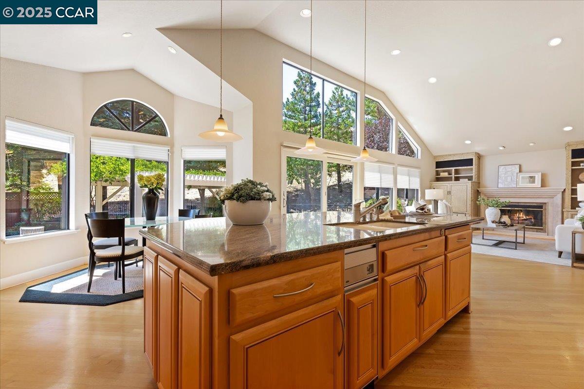 Detail Gallery Image 21 of 60 For 4101 Fox Creek Ct, Danville,  CA 94506-5864 - 5 Beds | 2/1 Baths