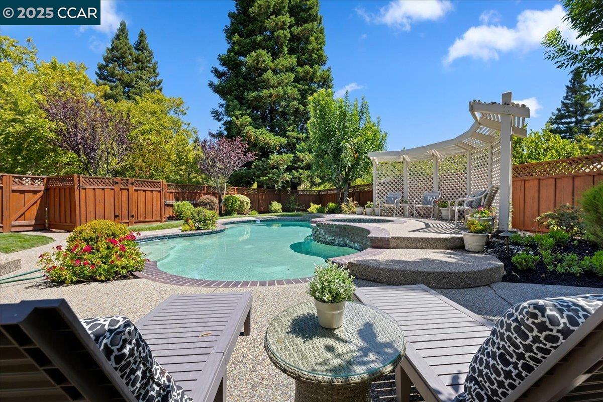 Detail Gallery Image 50 of 60 For 4101 Fox Creek Ct, Danville,  CA 94506-5864 - 5 Beds | 2/1 Baths