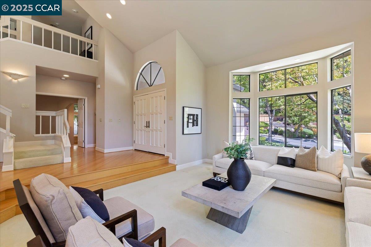 Detail Gallery Image 8 of 60 For 4101 Fox Creek Ct, Danville,  CA 94506-5864 - 5 Beds | 2/1 Baths