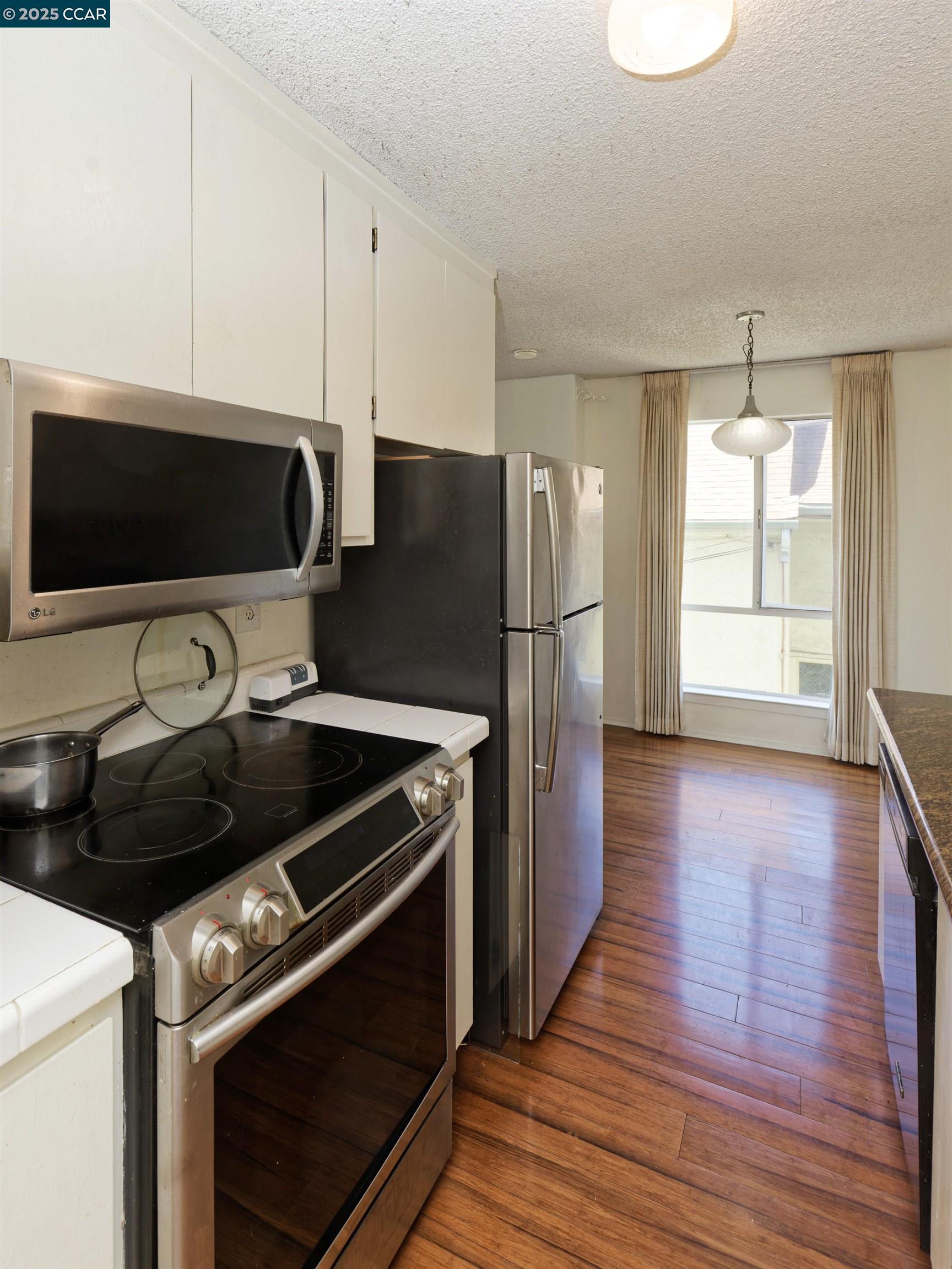 Photo #12: 41107143 Listing: Photo #12