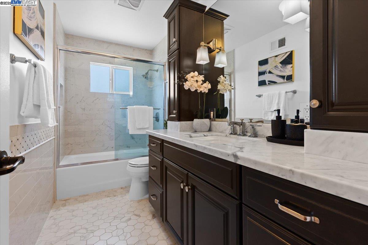 Detail Gallery Image 17 of 25 For 4319 Shamrock Way, Castro Valley,  CA 94546 - 3 Beds | 1/1 Baths
