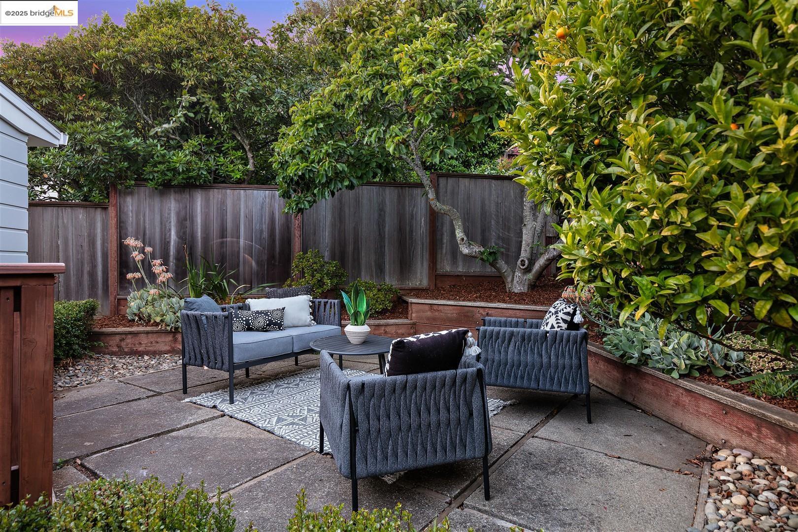 Detail Gallery Image 17 of 37 For 161 Purdue Ave, Kensington,  CA 94708 - 3 Beds | 2 Baths