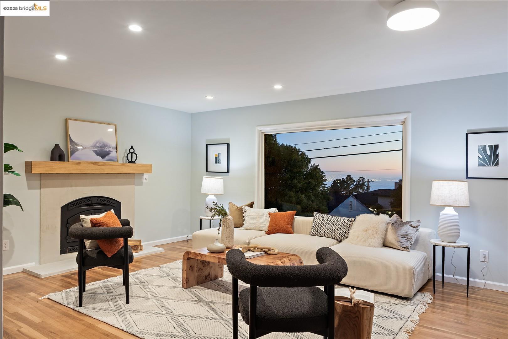 Detail Gallery Image 3 of 37 For 161 Purdue Ave, Kensington,  CA 94708 - 3 Beds | 2 Baths
