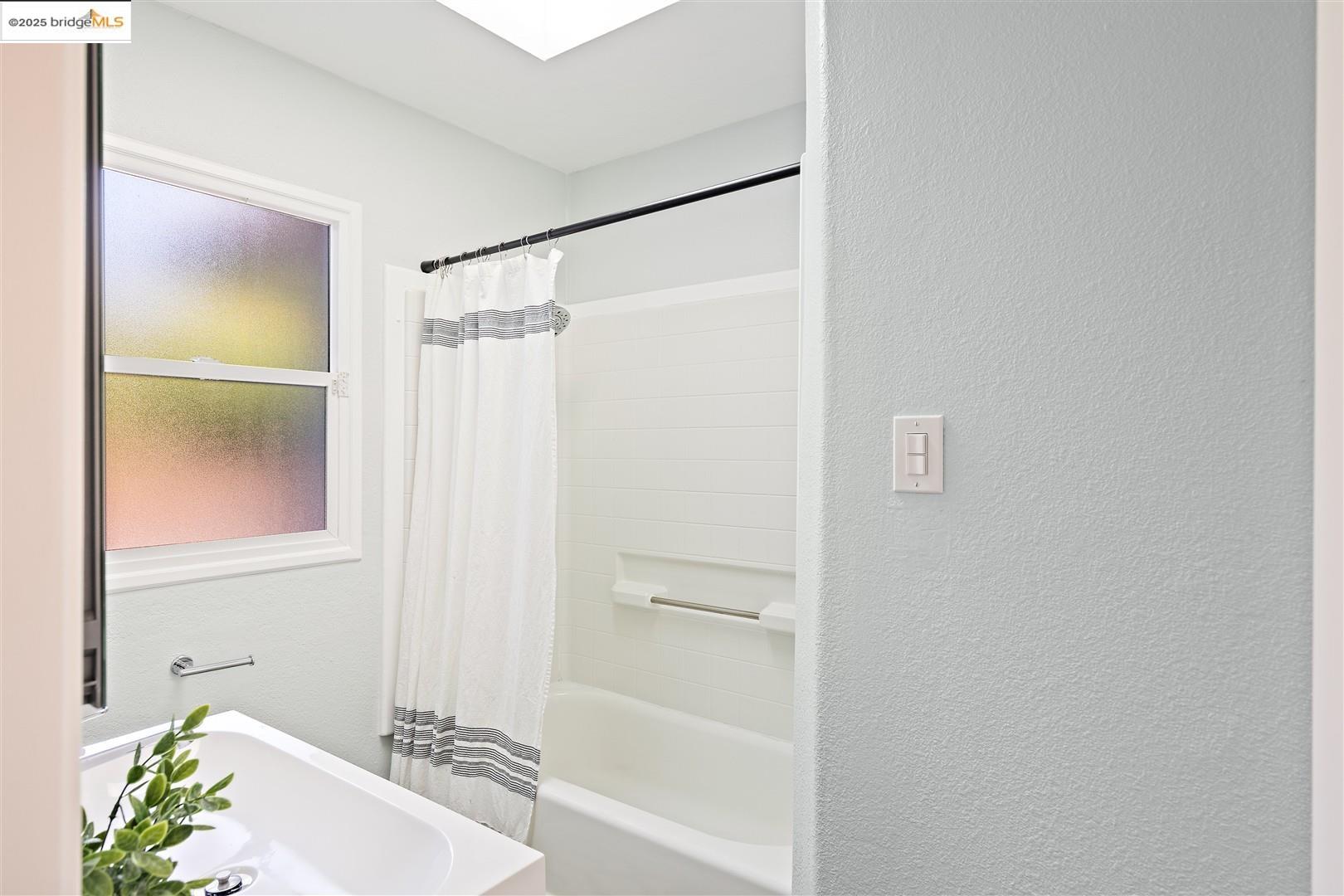 Detail Gallery Image 27 of 37 For 161 Purdue Ave, Kensington,  CA 94708 - 3 Beds | 2 Baths