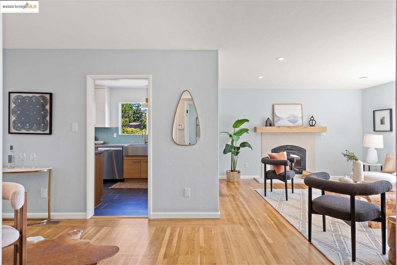 Detail Gallery Image 8 of 37 For 161 Purdue Ave, Kensington,  CA 94708 - 3 Beds | 2 Baths