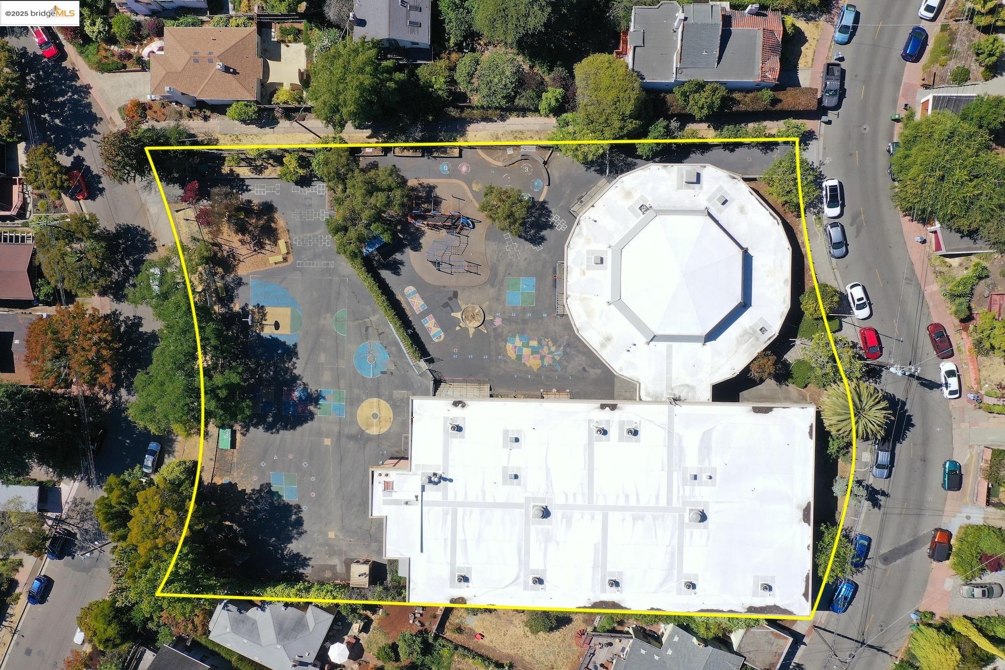 Detail Gallery Image 2 of 5 For 1130 Oxford, Berkeley,  CA 94707 - – Beds | – Baths