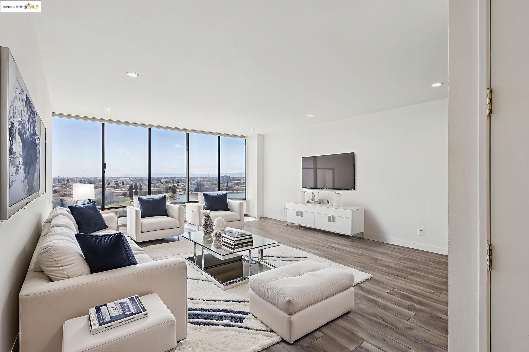 More Details about MLS # 41107150 : 565 BELLEVUE AVE # 1708