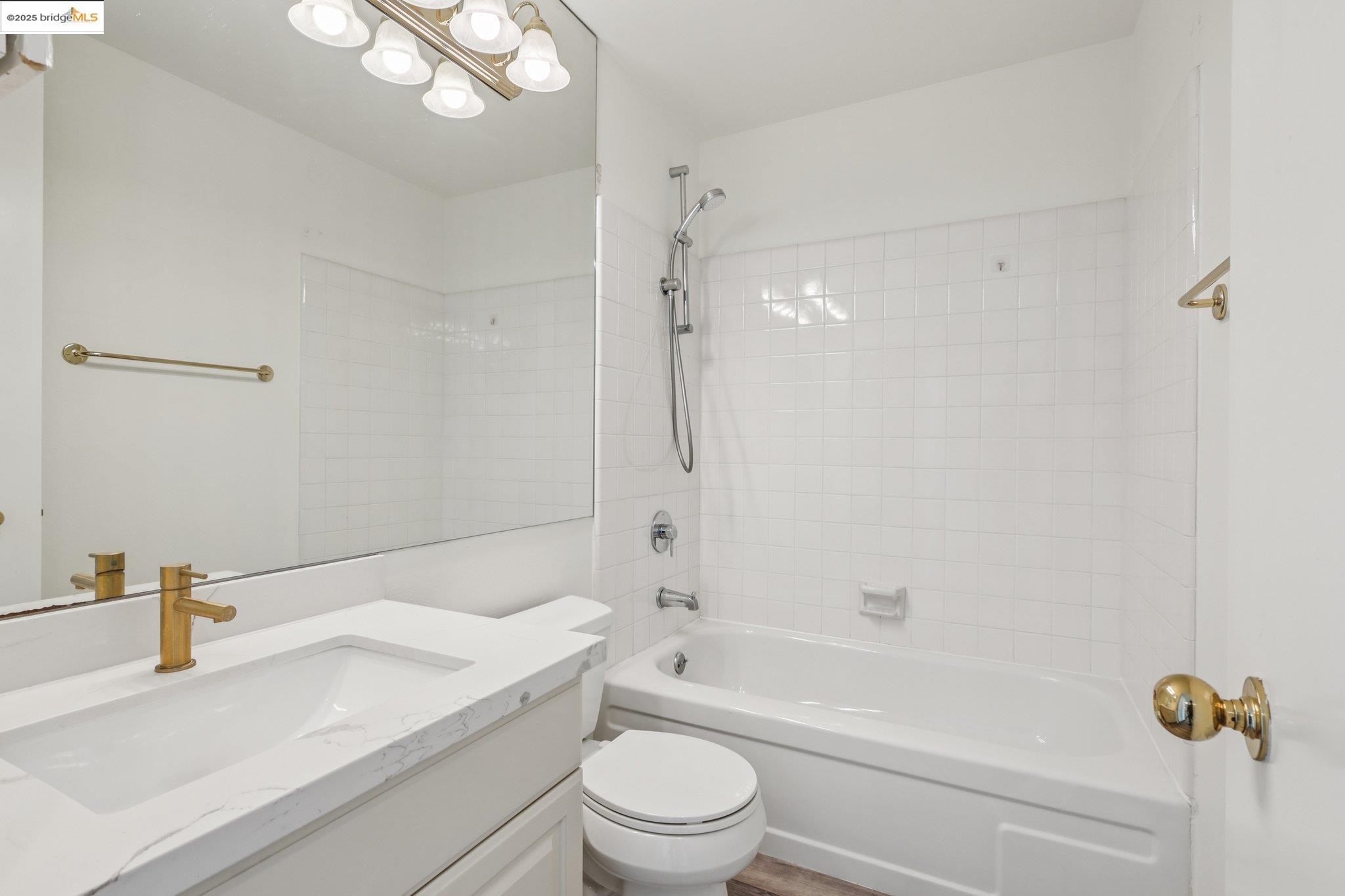 Photo #18: 41107150 Listing: Photo #18