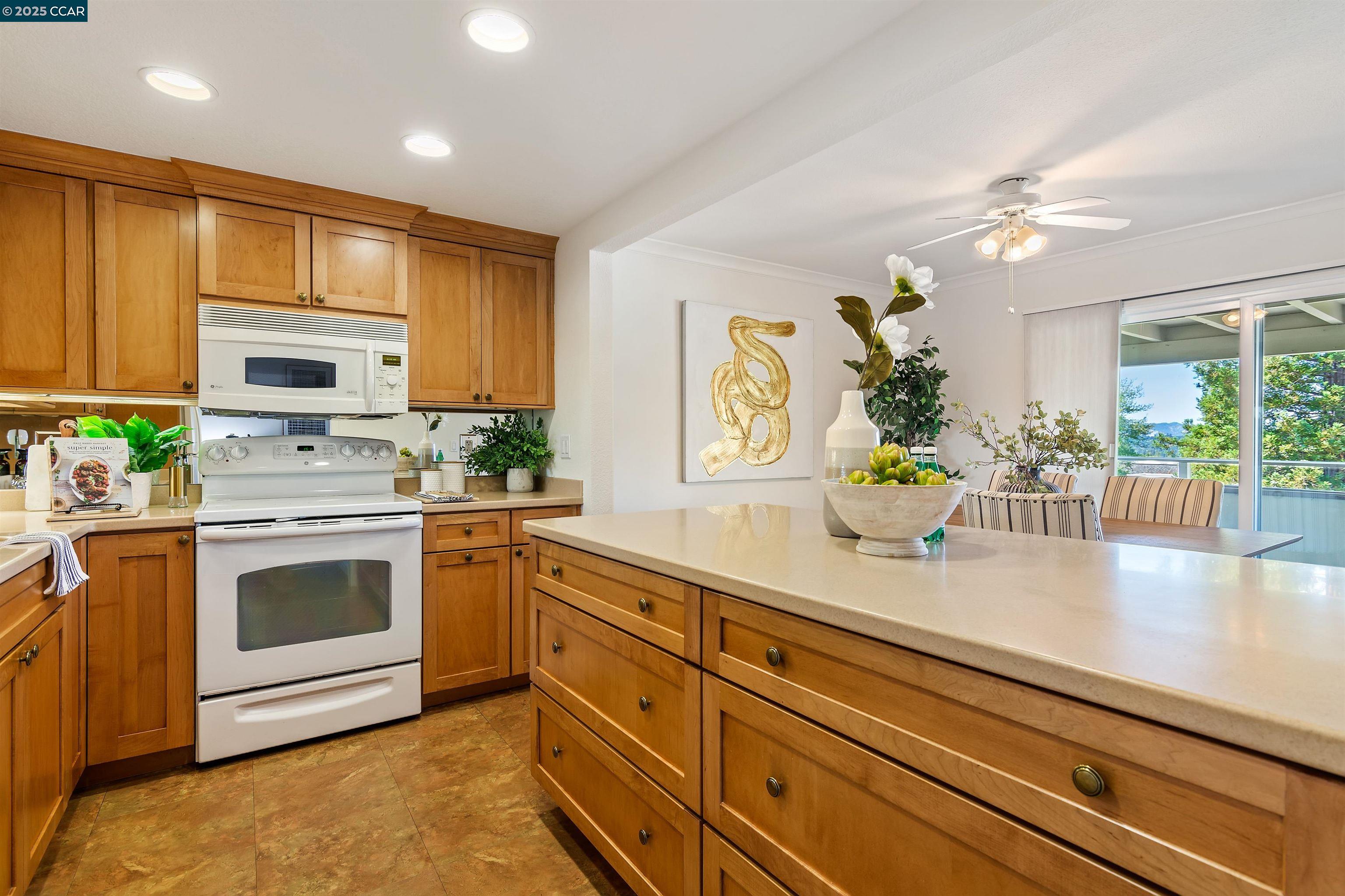 Photo #8: 41107151 Listing: Photo #8