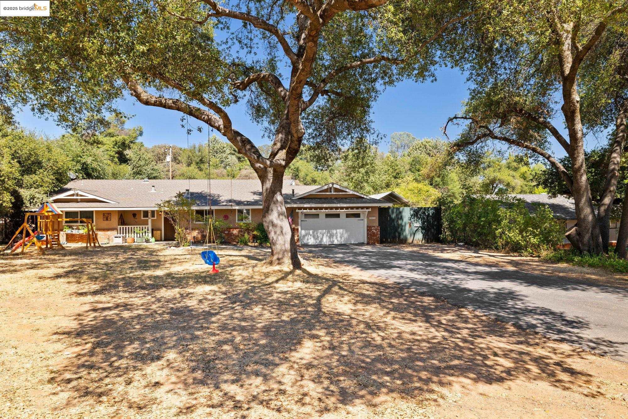 Detail Gallery Image 1 of 27 For 20369 E Walnut Dr, Sonora,  CA 95370 - 3 Beds | 2 Baths