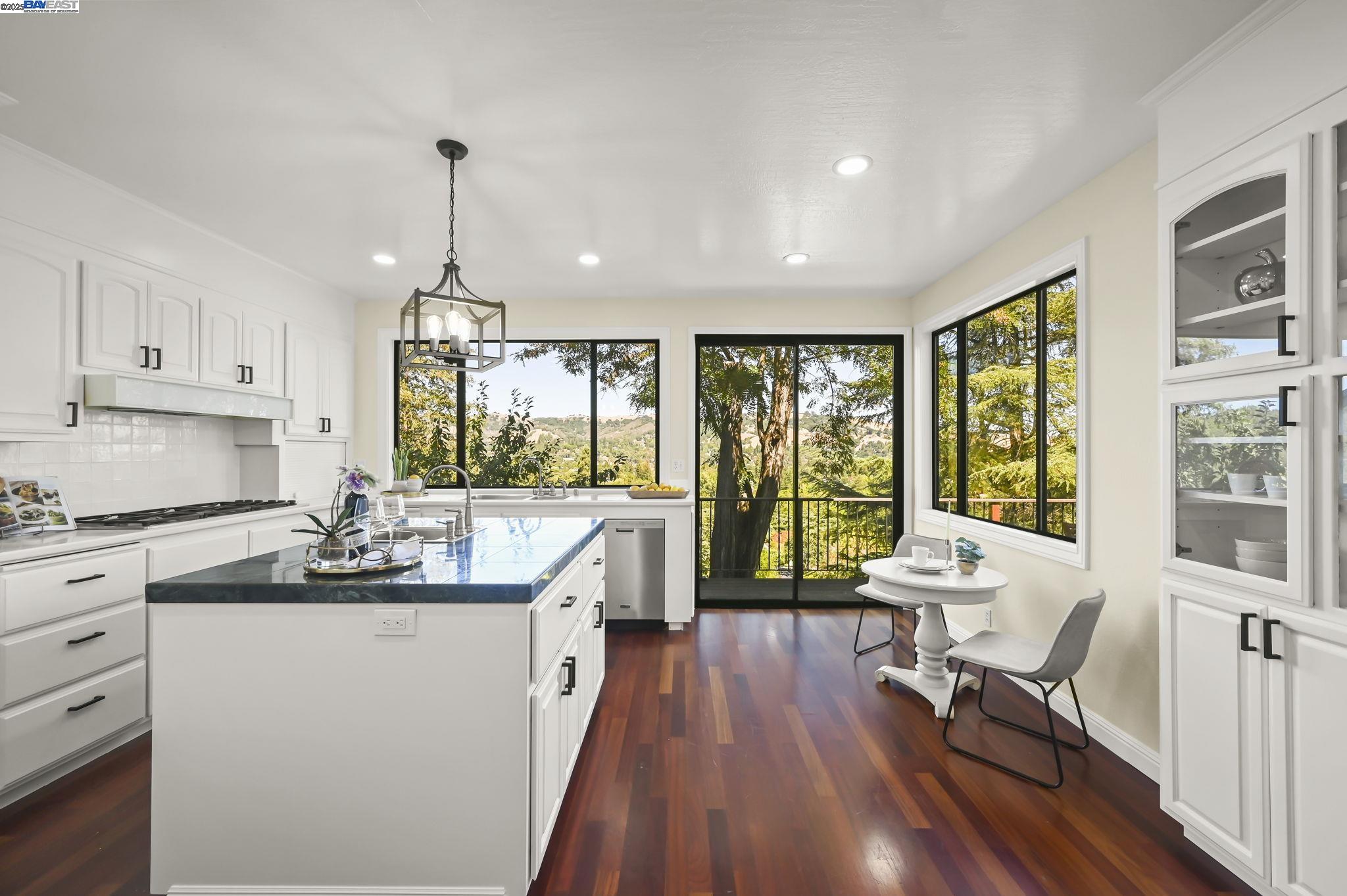 Detail Gallery Image 12 of 33 For 783 Solana Dr, Lafayette,  CA 94549 - 4 Beds | 4/1 Baths