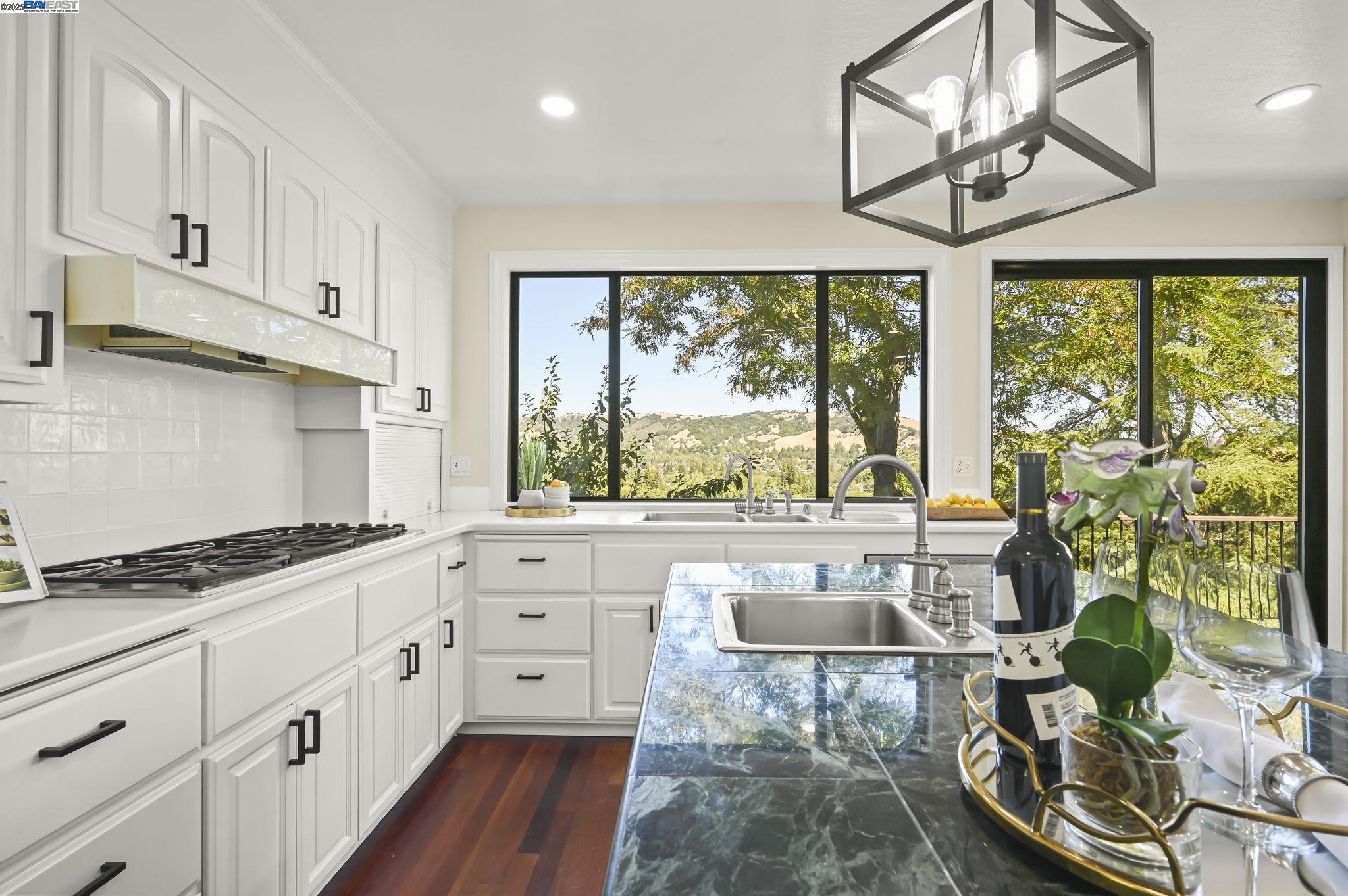 Detail Gallery Image 14 of 33 For 783 Solana Dr, Lafayette,  CA 94549 - 4 Beds | 4/1 Baths