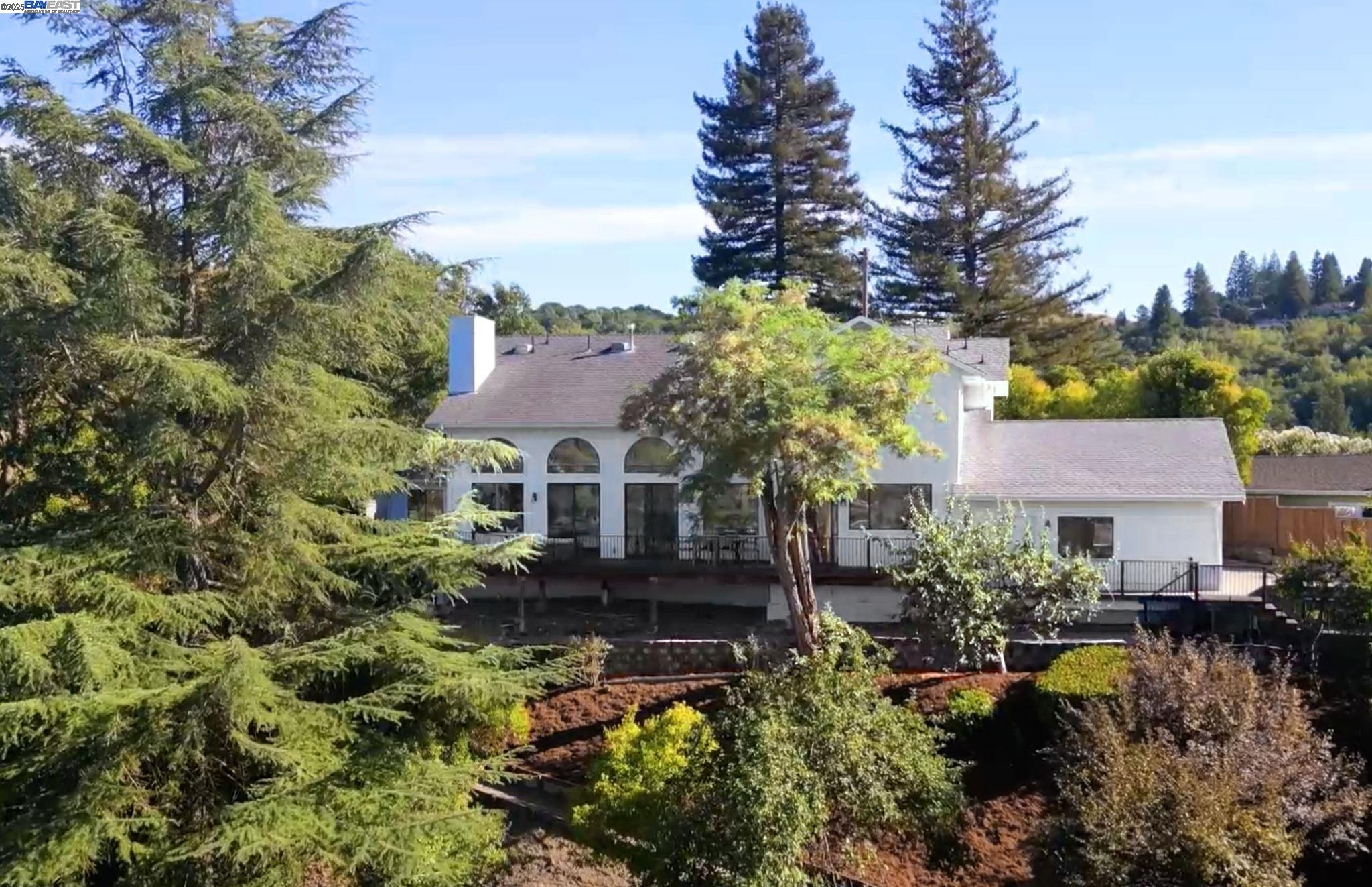 Detail Gallery Image 4 of 33 For 783 Solana Dr, Lafayette,  CA 94549 - 4 Beds | 4/1 Baths