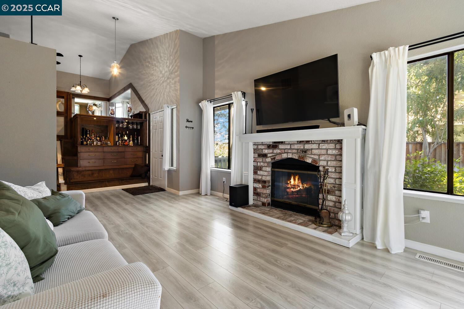 Detail Gallery Image 5 of 36 For 536 Bustos Pl, Bay Point,  CA 94565 - 2 Beds | 2 Baths