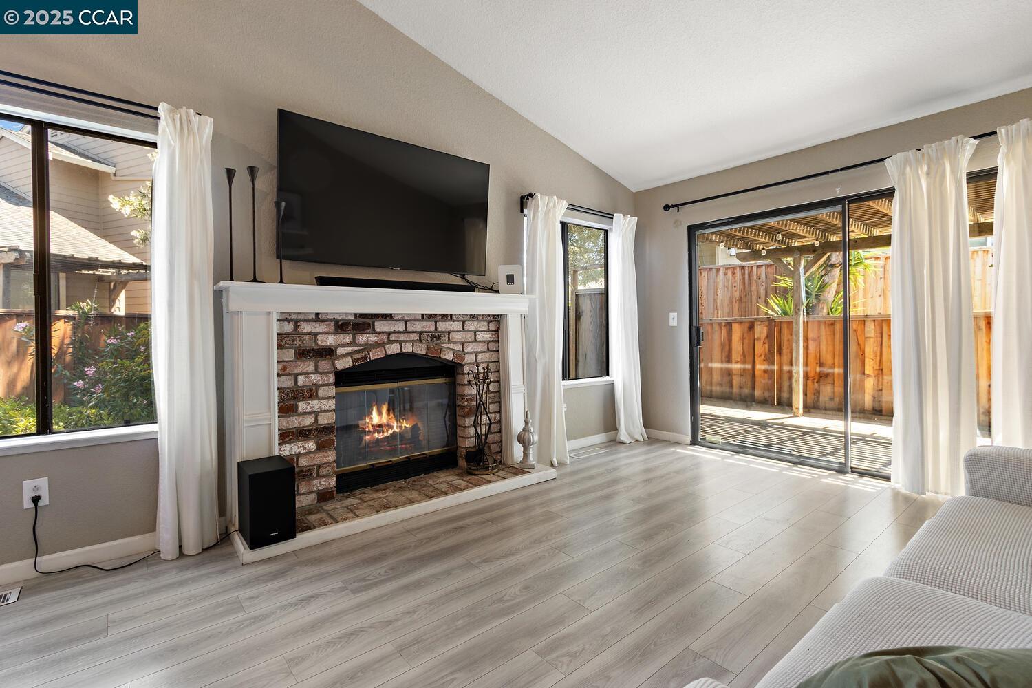 Detail Gallery Image 6 of 36 For 536 Bustos Pl, Bay Point,  CA 94565 - 2 Beds | 2 Baths