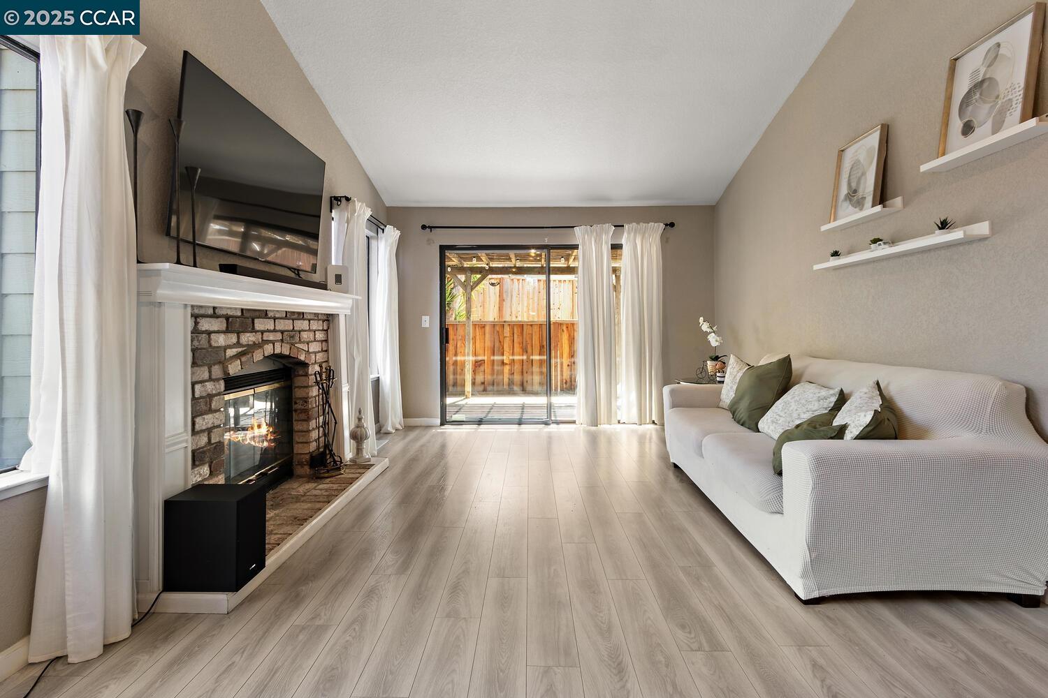 Detail Gallery Image 7 of 36 For 536 Bustos Pl, Bay Point,  CA 94565 - 2 Beds | 2 Baths