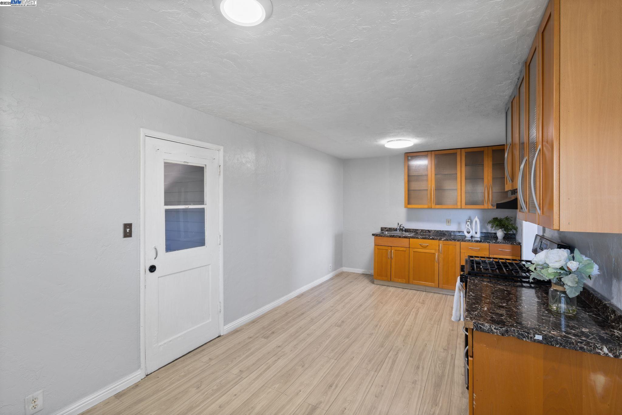 Detail Gallery Image 6 of 36 For 1747 Winton Way, Atwater,  CA 95301 - 3 Beds | 2 Baths