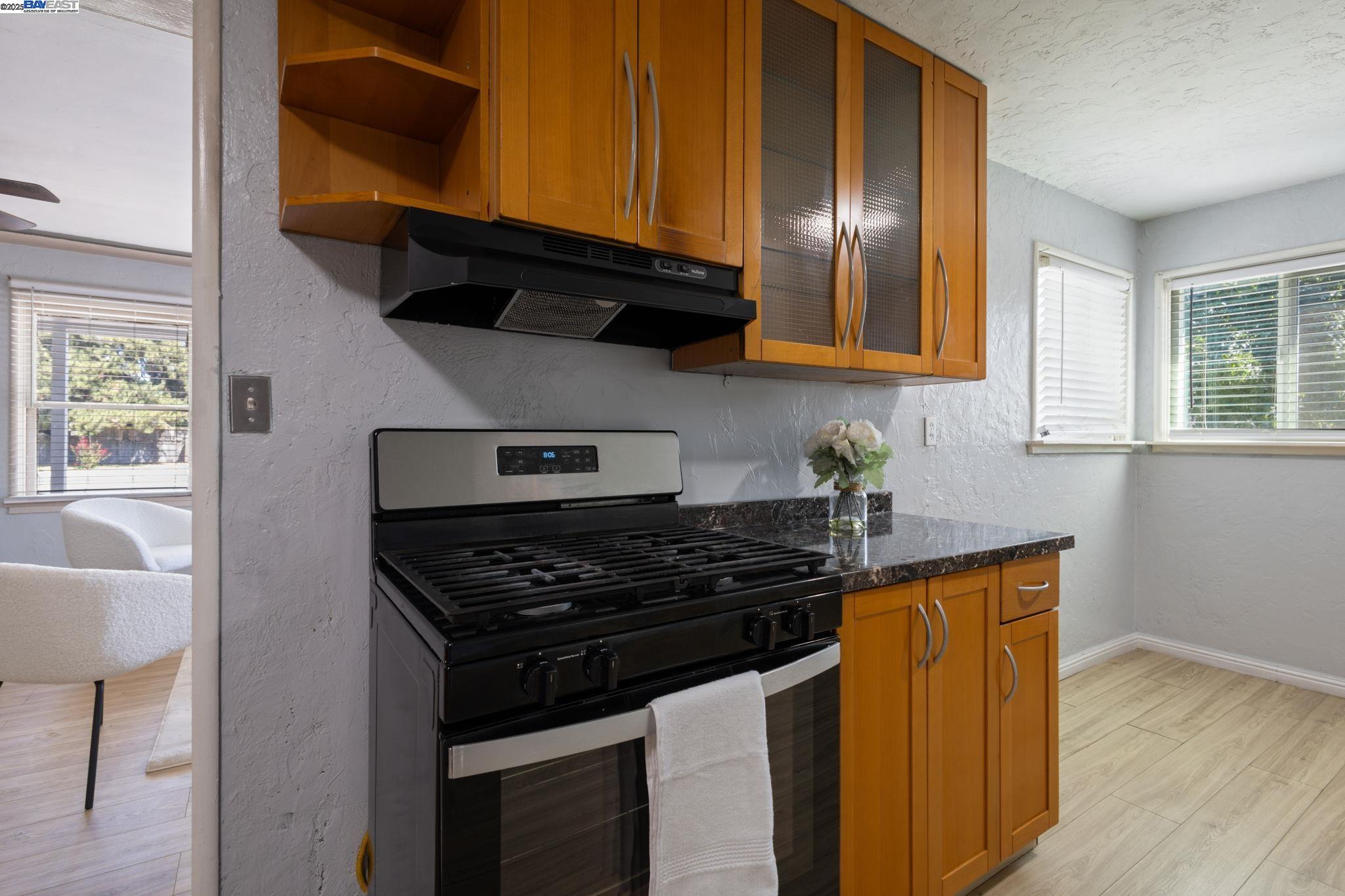Detail Gallery Image 9 of 36 For 1747 Winton Way, Atwater,  CA 95301 - 3 Beds | 2 Baths
