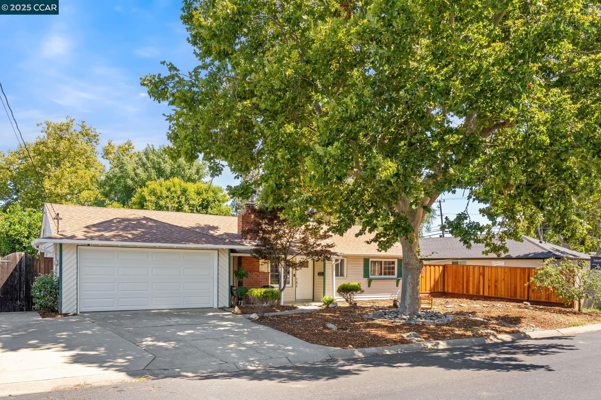 Detail Gallery Image 2 of 23 For 94 Cynthia Dr, Pleasant Hill,  CA 94523 - 3 Beds | 1 Baths