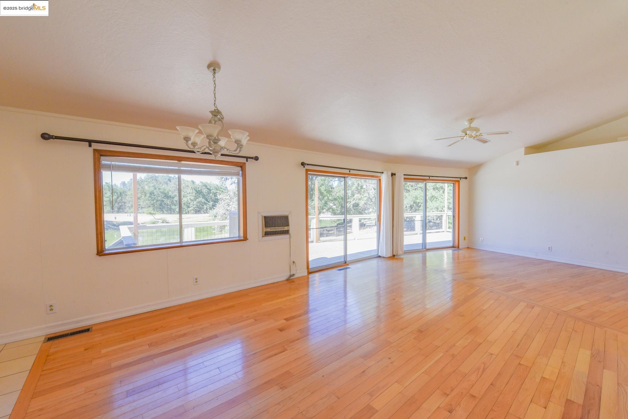 Detail Gallery Image 13 of 46 For 20698 Krzywicki Court, Soulsbyville,  CA 95372 - 4 Beds | 2/1 Baths