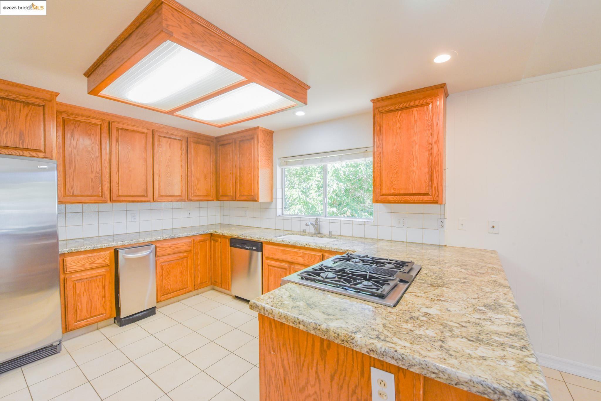 Detail Gallery Image 16 of 46 For 20698 Krzywicki Court, Soulsbyville,  CA 95372 - 4 Beds | 2/1 Baths