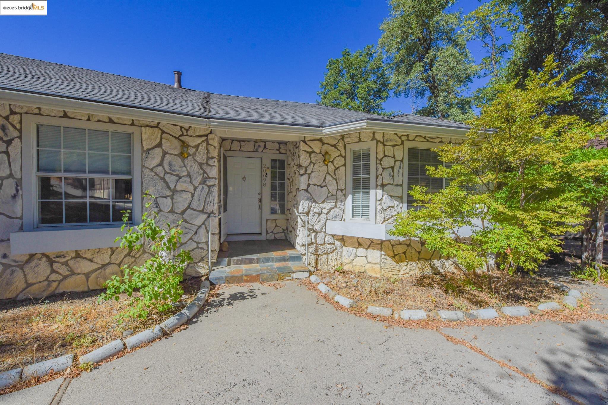 Detail Gallery Image 8 of 46 For 20698 Krzywicki Court, Soulsbyville,  CA 95372 - 4 Beds | 2/1 Baths