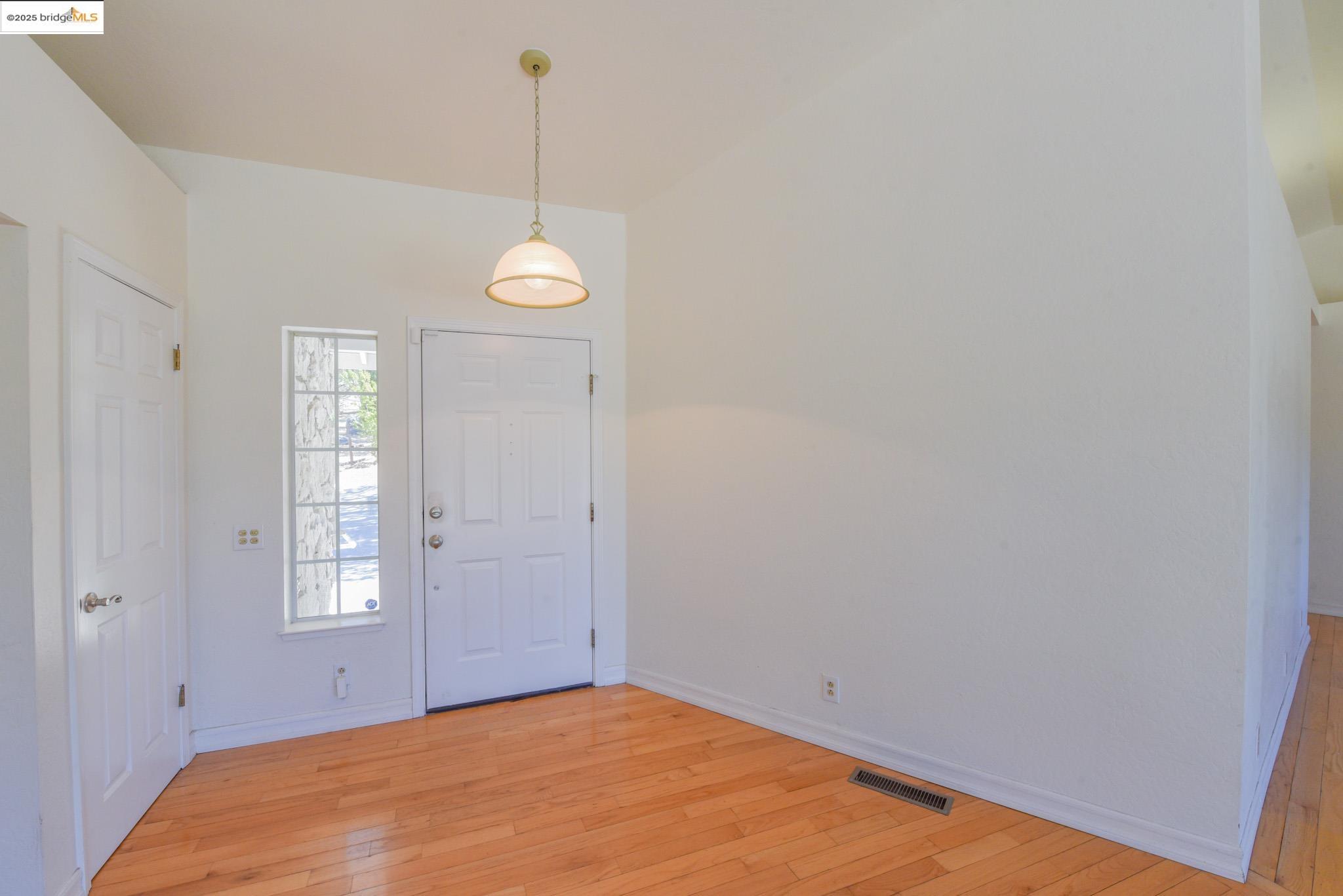 Detail Gallery Image 10 of 46 For 20698 Krzywicki Court, Soulsbyville,  CA 95372 - 4 Beds | 2/1 Baths