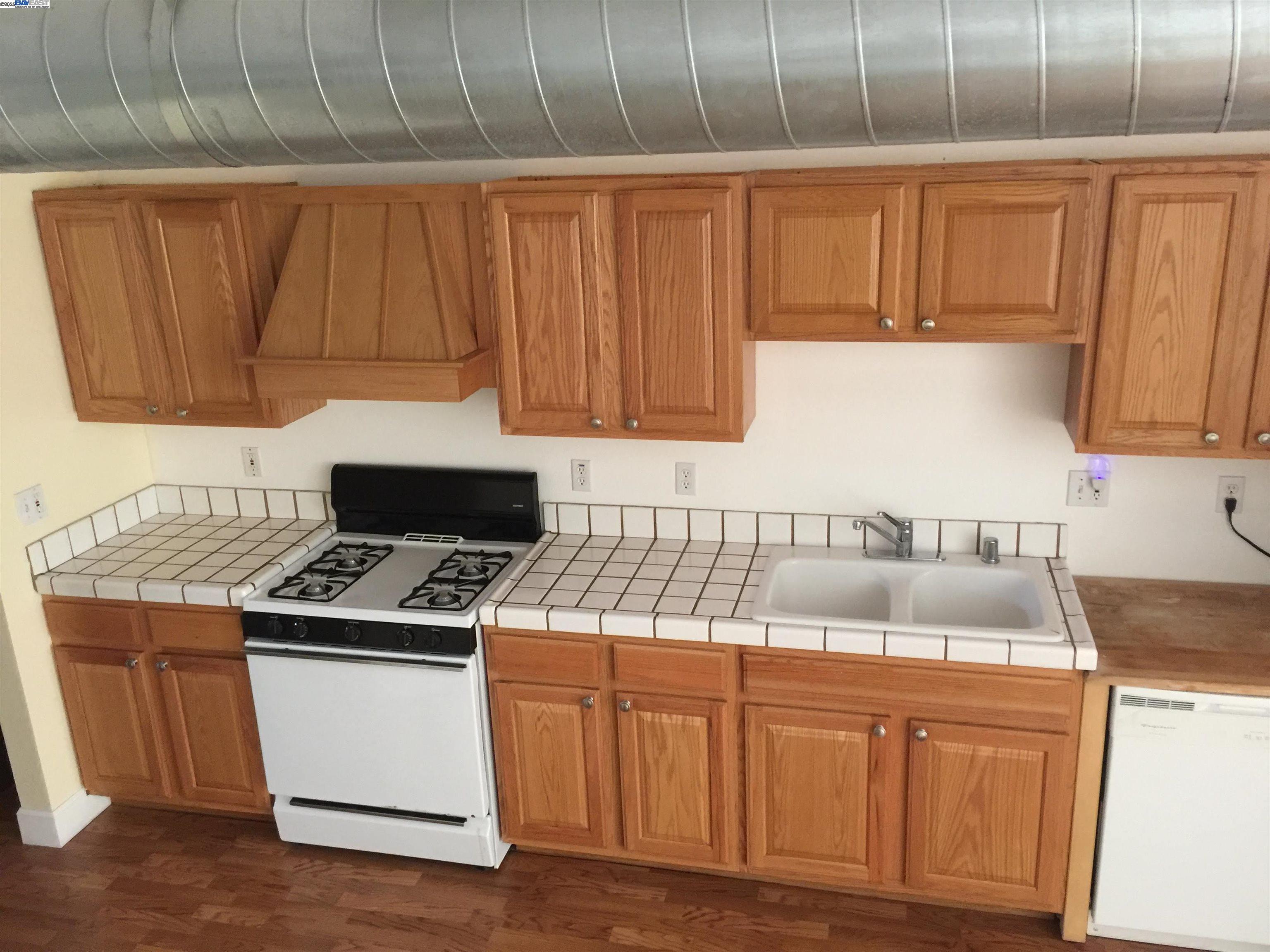 Detail Gallery Image 19 of 40 For 2622 Kingsland Ave, Oakland,  CA 94619 - – Beds | – Baths