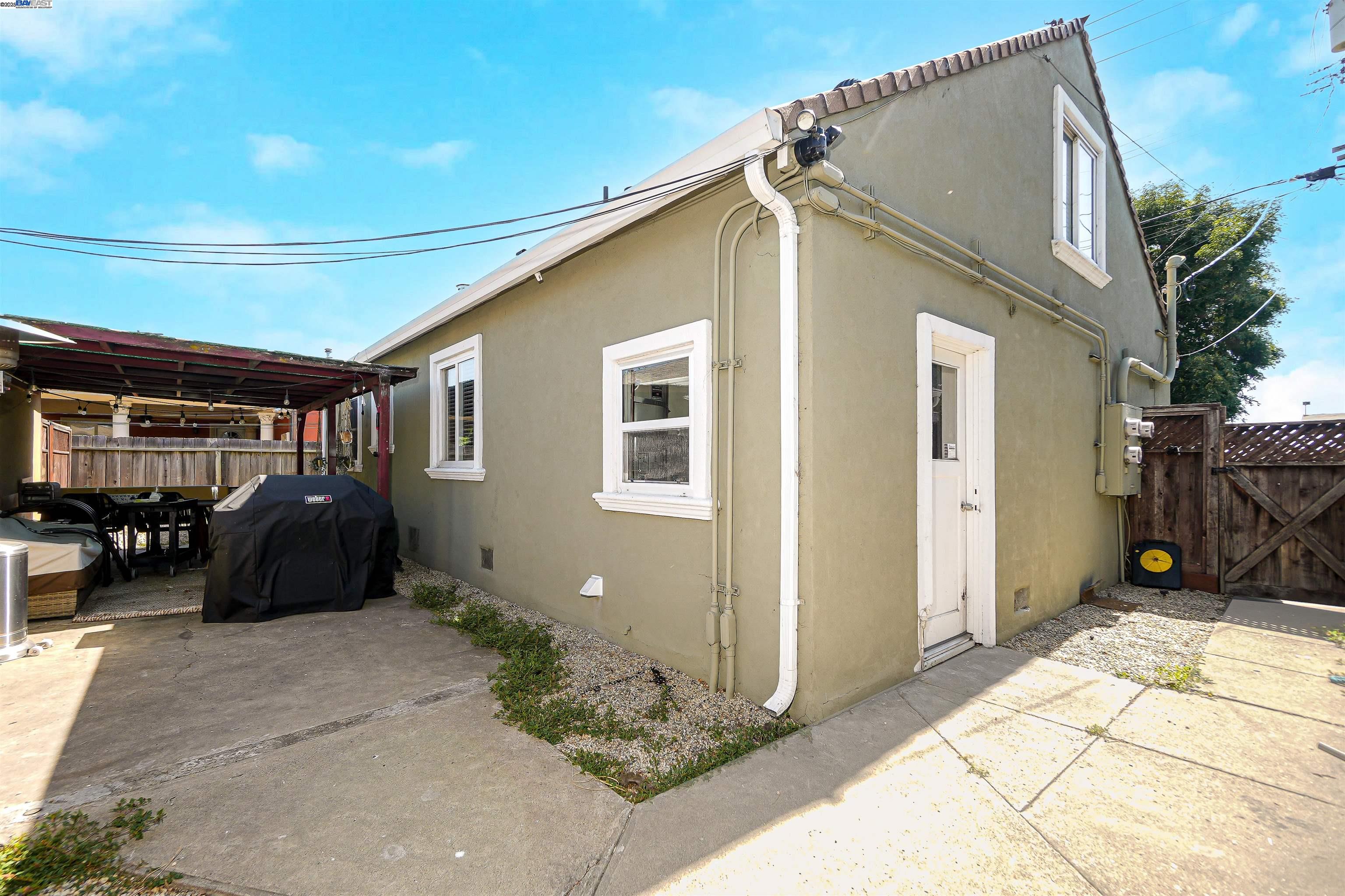 Detail Gallery Image 29 of 60 For 21926 Victory Dr, Hayward,  CA 94541 - – Beds | – Baths