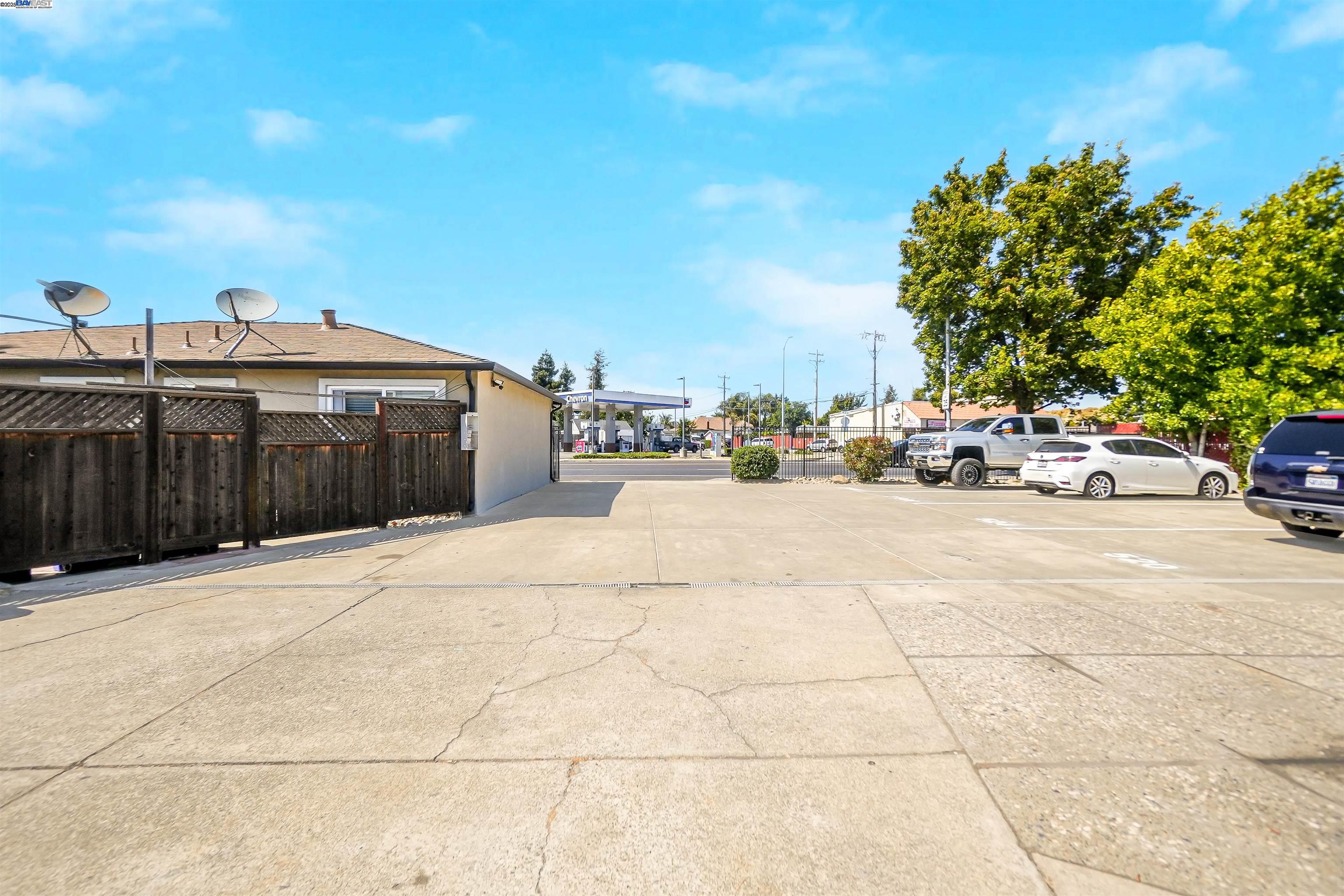 Detail Gallery Image 45 of 60 For 21926 Victory Dr, Hayward,  CA 94541 - – Beds | – Baths