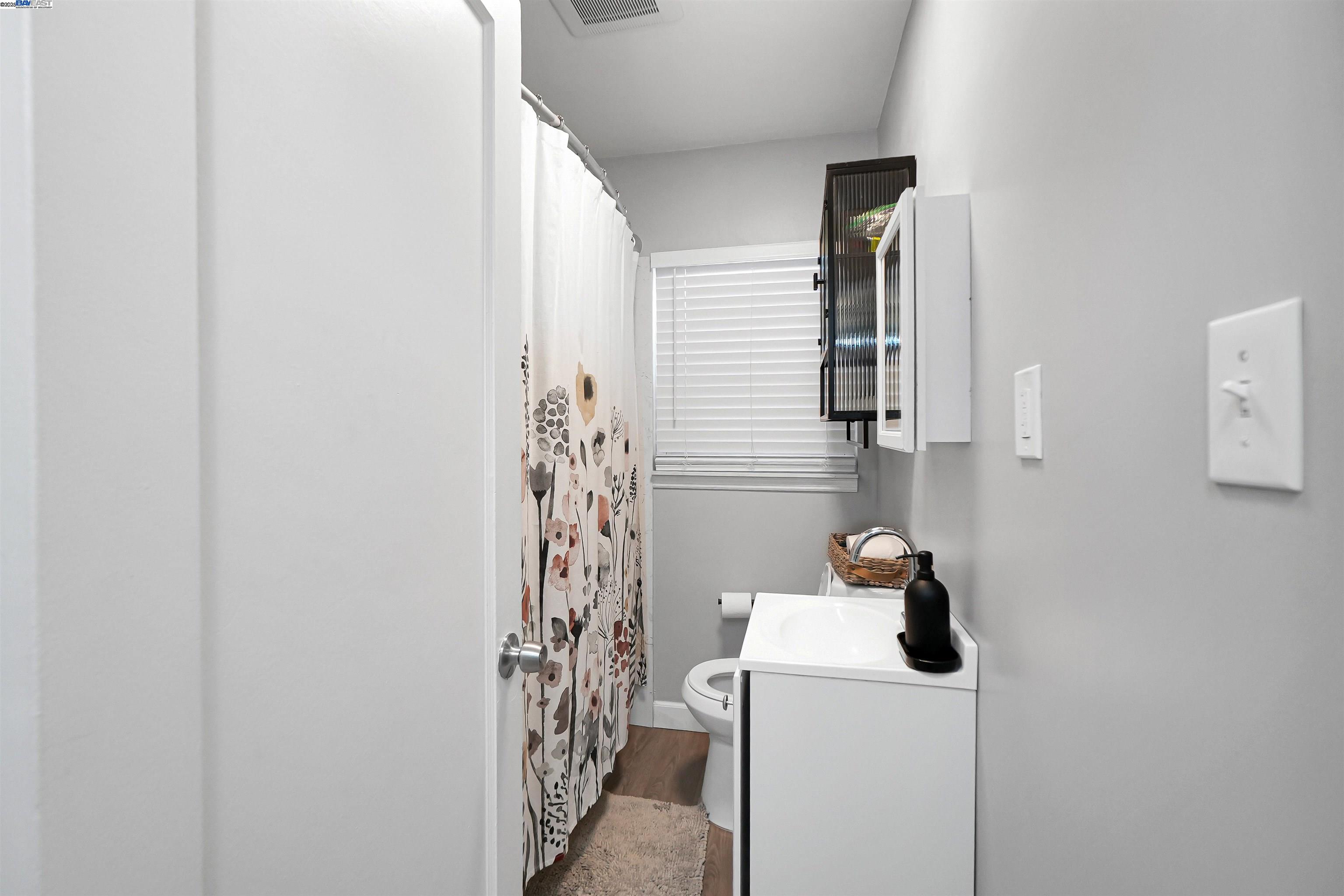 Detail Gallery Image 51 of 60 For 21926 Victory Dr, Hayward,  CA 94541 - – Beds | – Baths