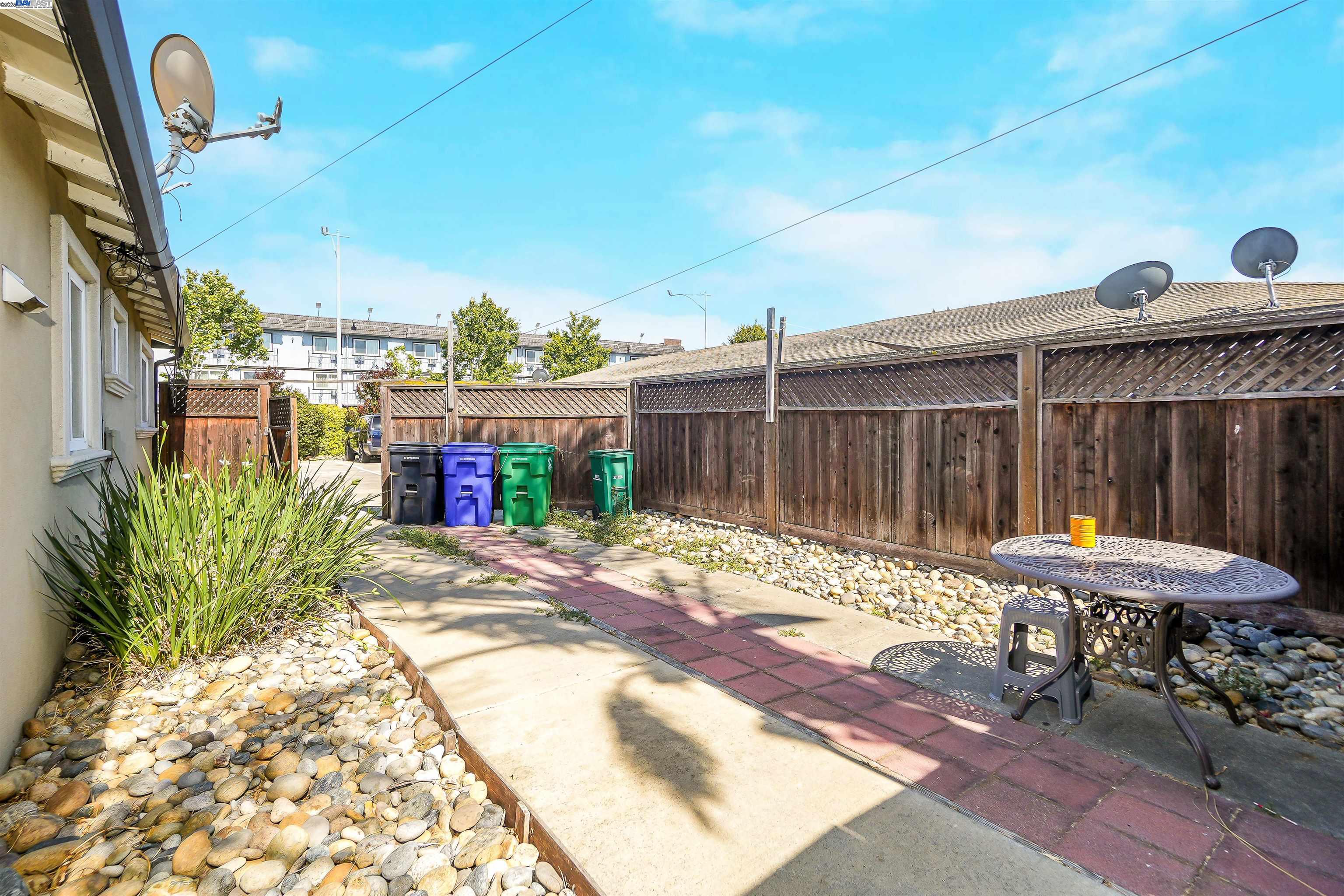 Detail Gallery Image 54 of 60 For 21926 Victory Dr, Hayward,  CA 94541 - – Beds | – Baths