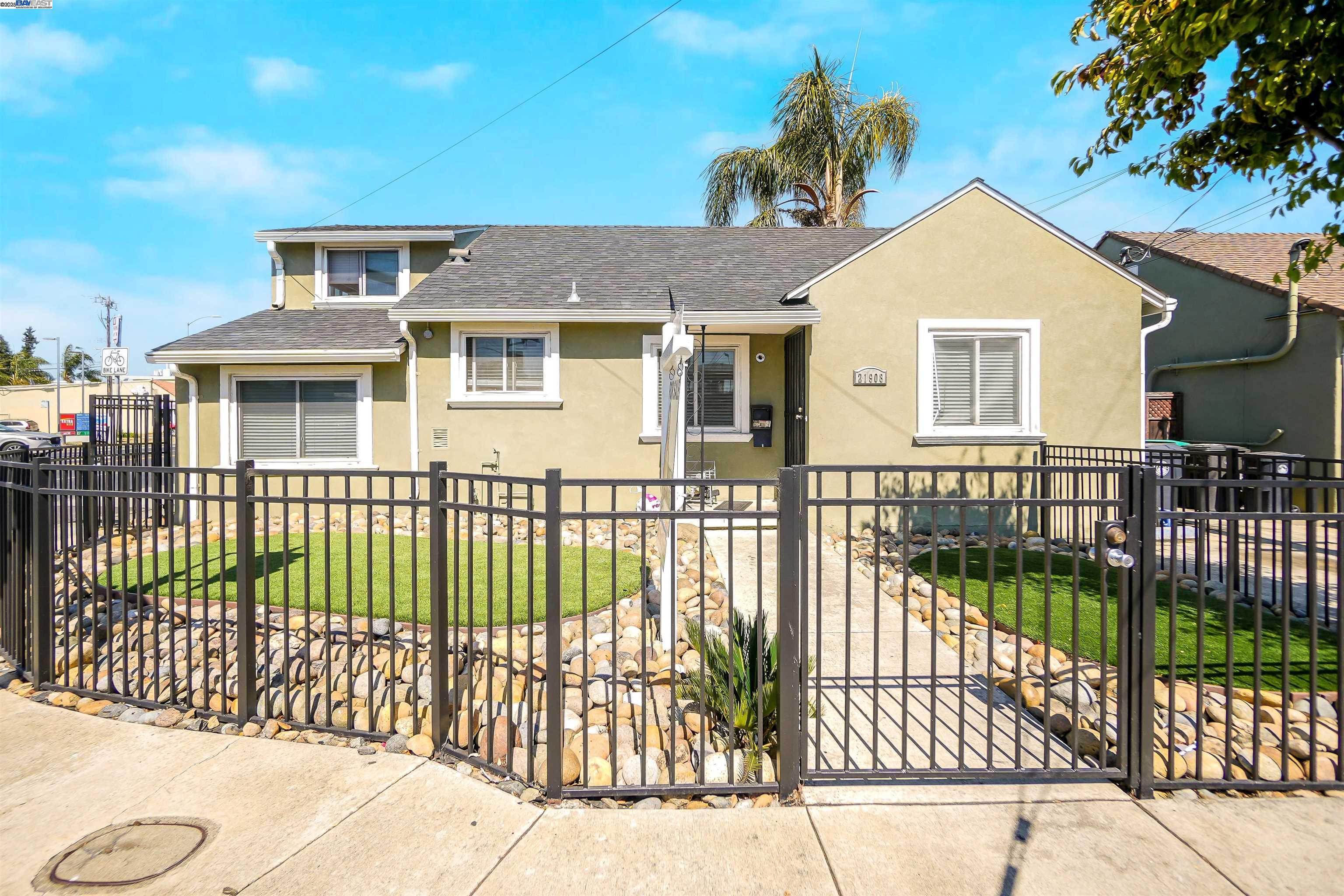 Detail Gallery Image 2 of 16 For 21908 Victory Dr, Hayward,  CA 94541 - – Beds | – Baths