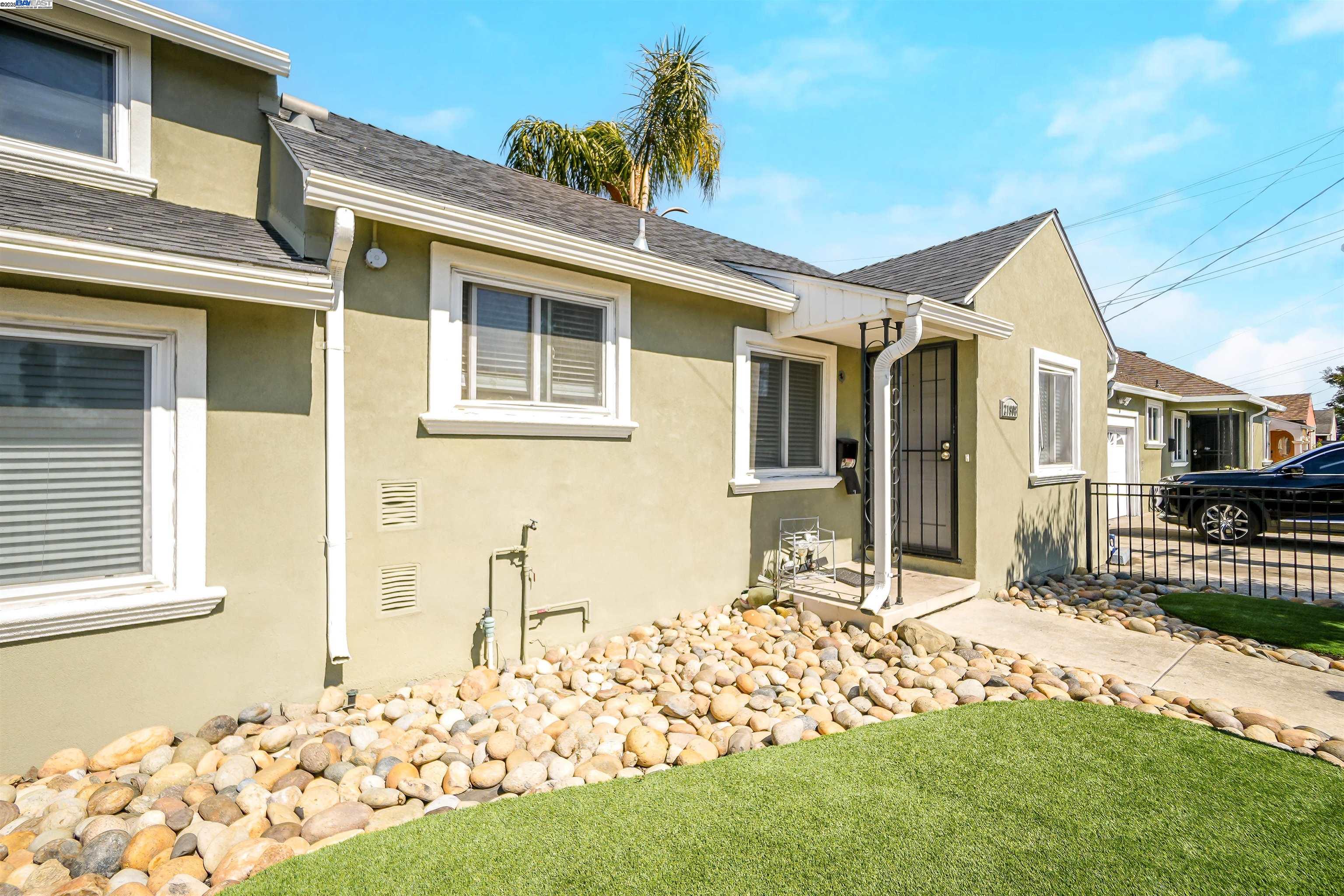 Detail Gallery Image 5 of 16 For 21908 Victory Dr, Hayward,  CA 94541 - – Beds | – Baths