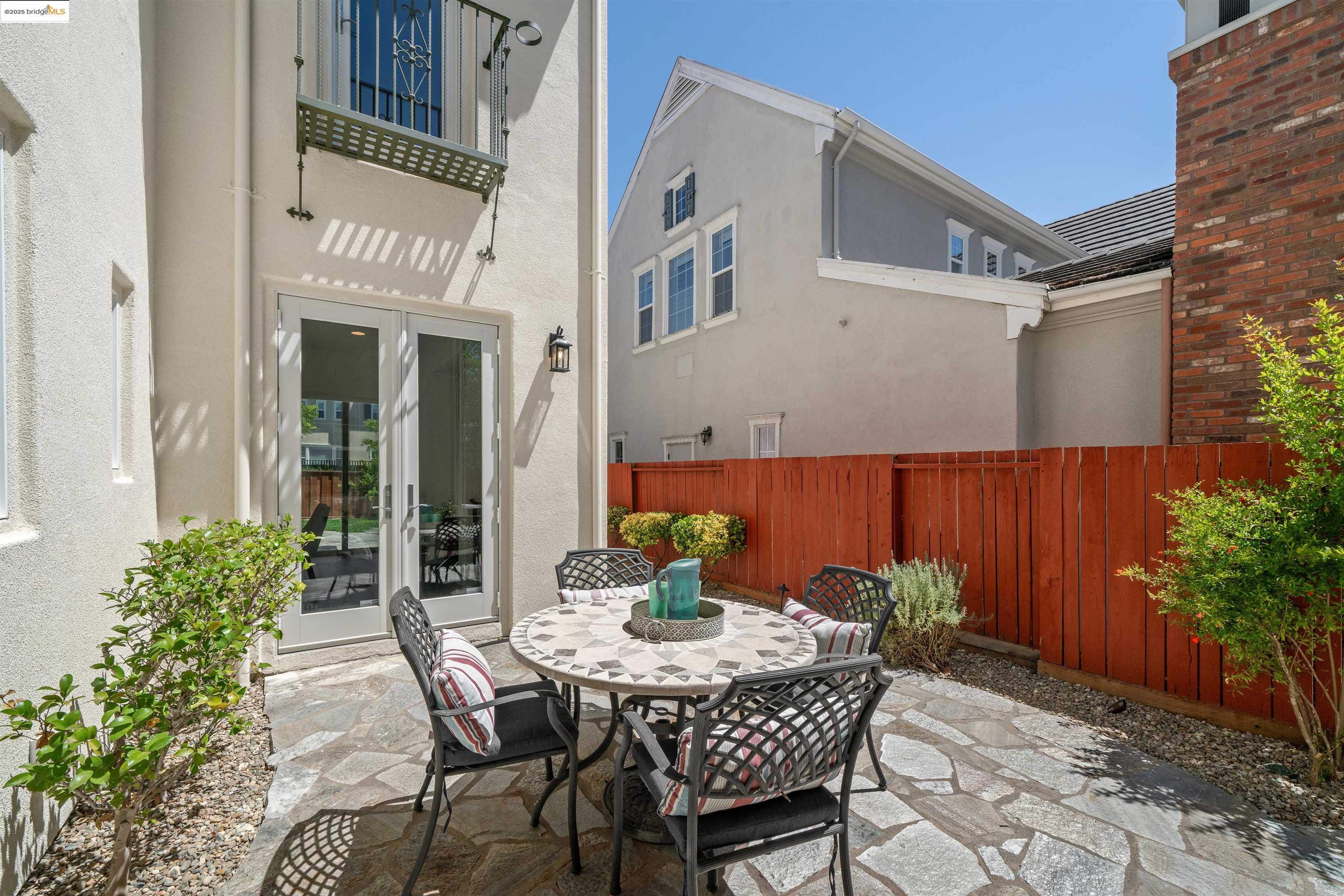 Detail Gallery Image 13 of 58 For 2111 Creekview Dr, Danville,  CA 94506 - 5 Beds | 4 Baths