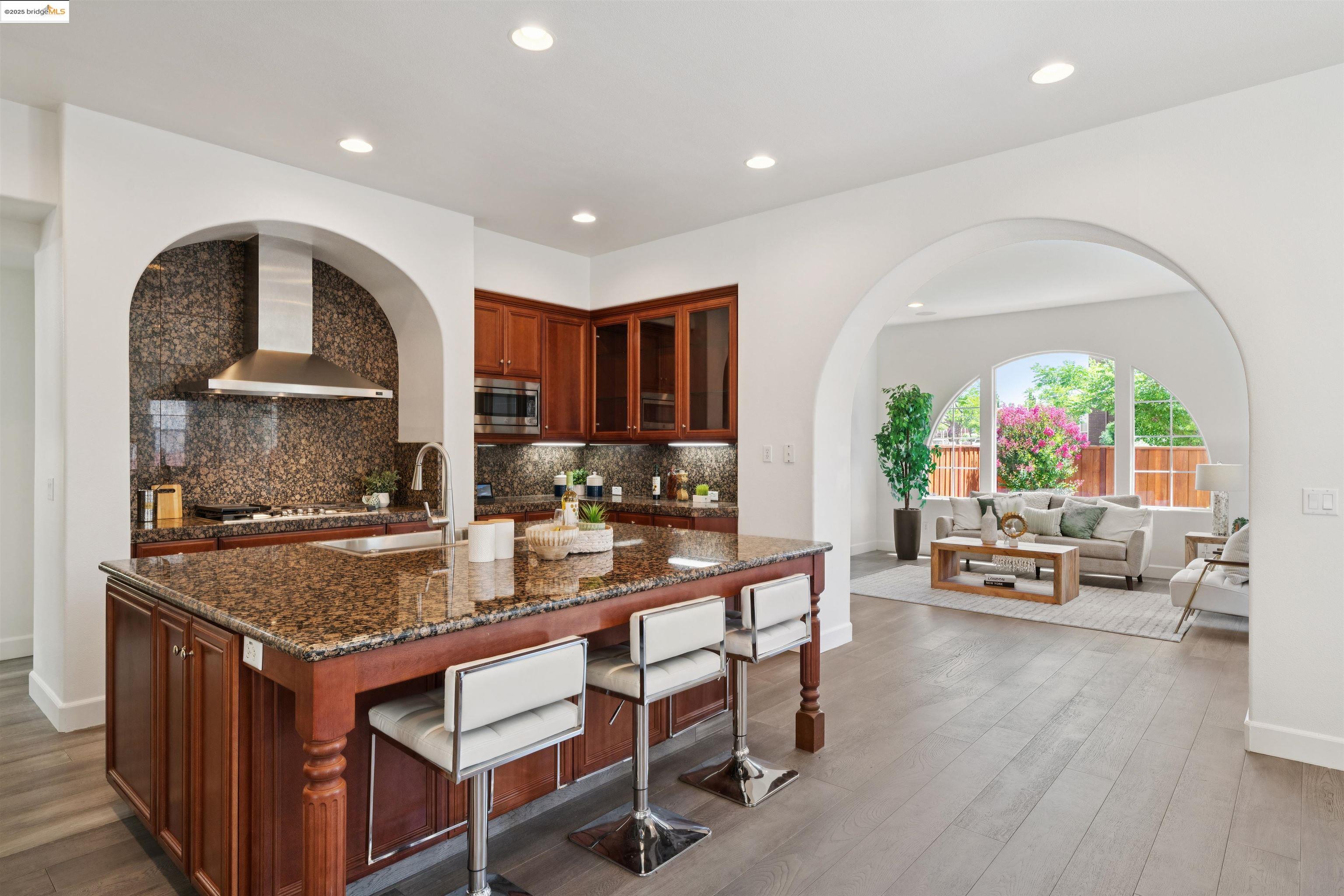 Detail Gallery Image 15 of 58 For 2111 Creekview Dr, Danville,  CA 94506 - 5 Beds | 4 Baths