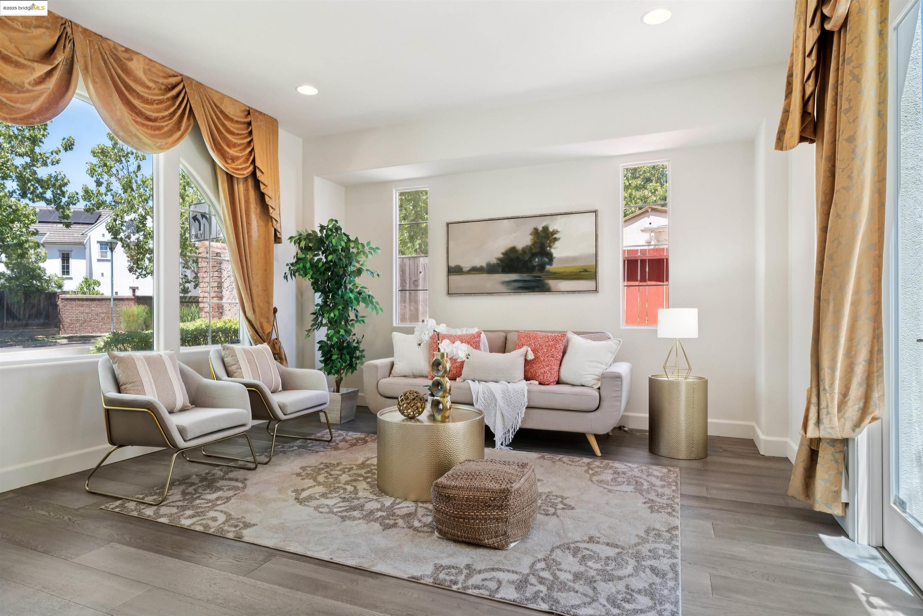 Detail Gallery Image 4 of 58 For 2111 Creekview Dr, Danville,  CA 94506 - 5 Beds | 4 Baths