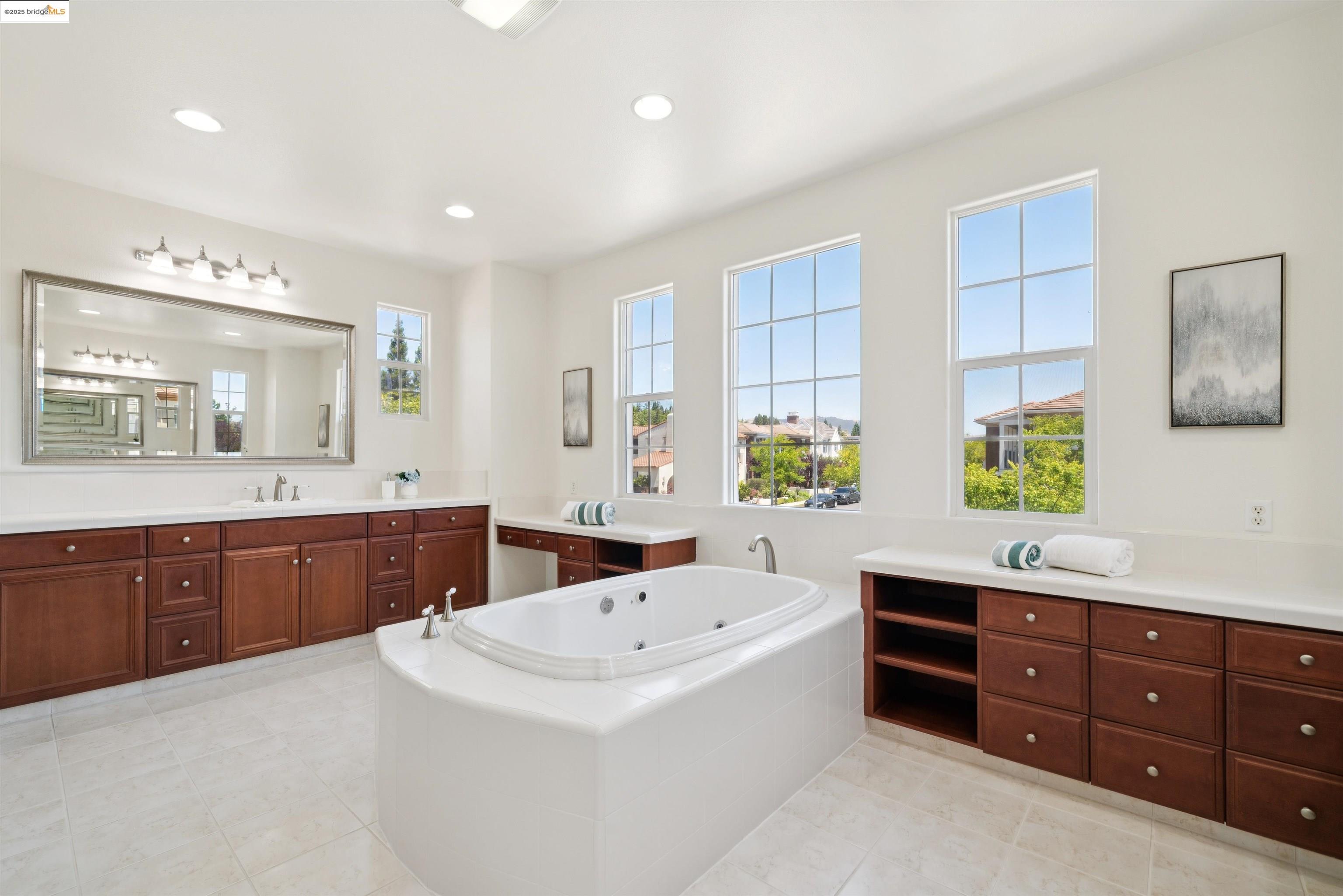 Detail Gallery Image 38 of 58 For 2111 Creekview Dr, Danville,  CA 94506 - 5 Beds | 4 Baths