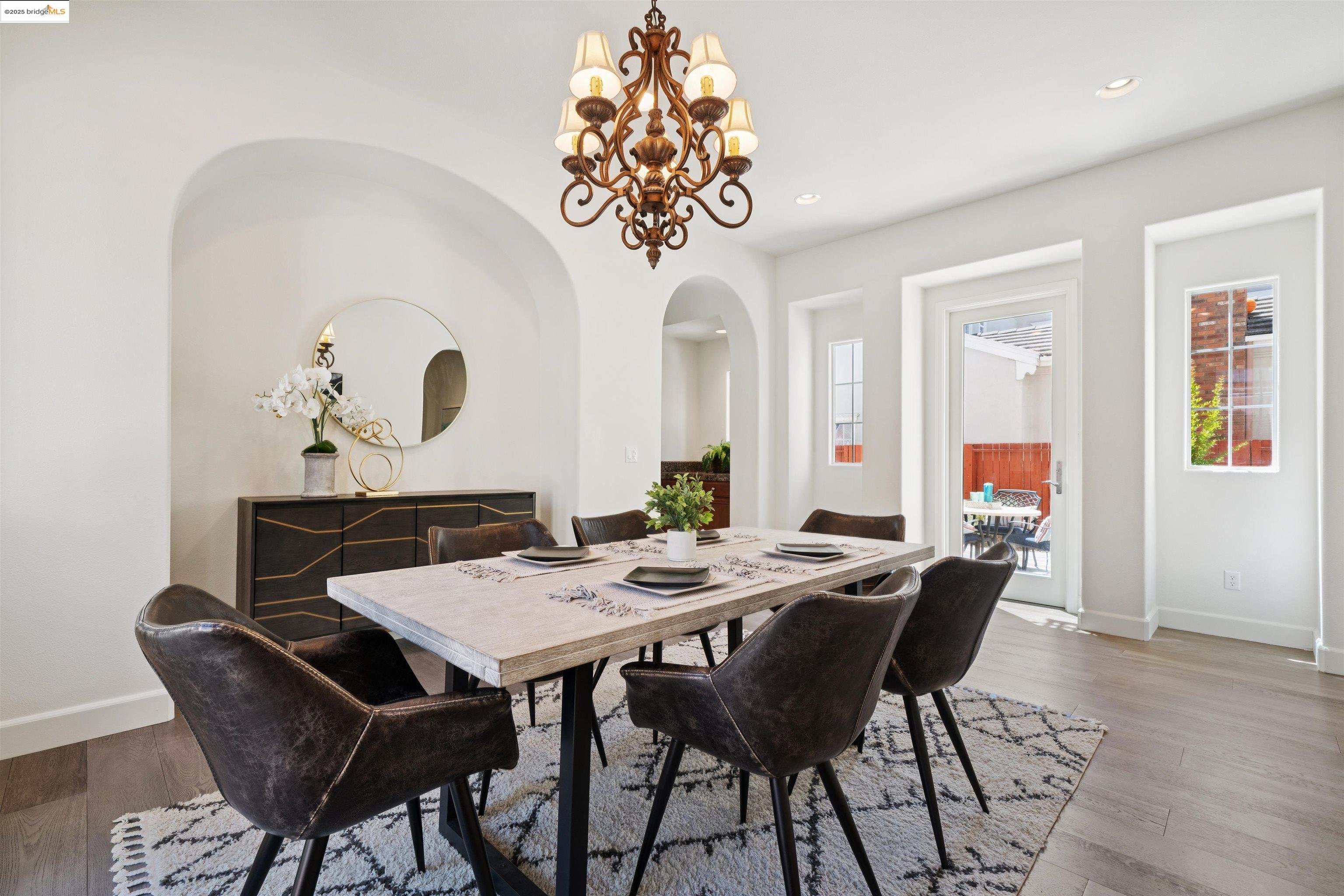 Detail Gallery Image 7 of 58 For 2111 Creekview Dr, Danville,  CA 94506 - 5 Beds | 4 Baths