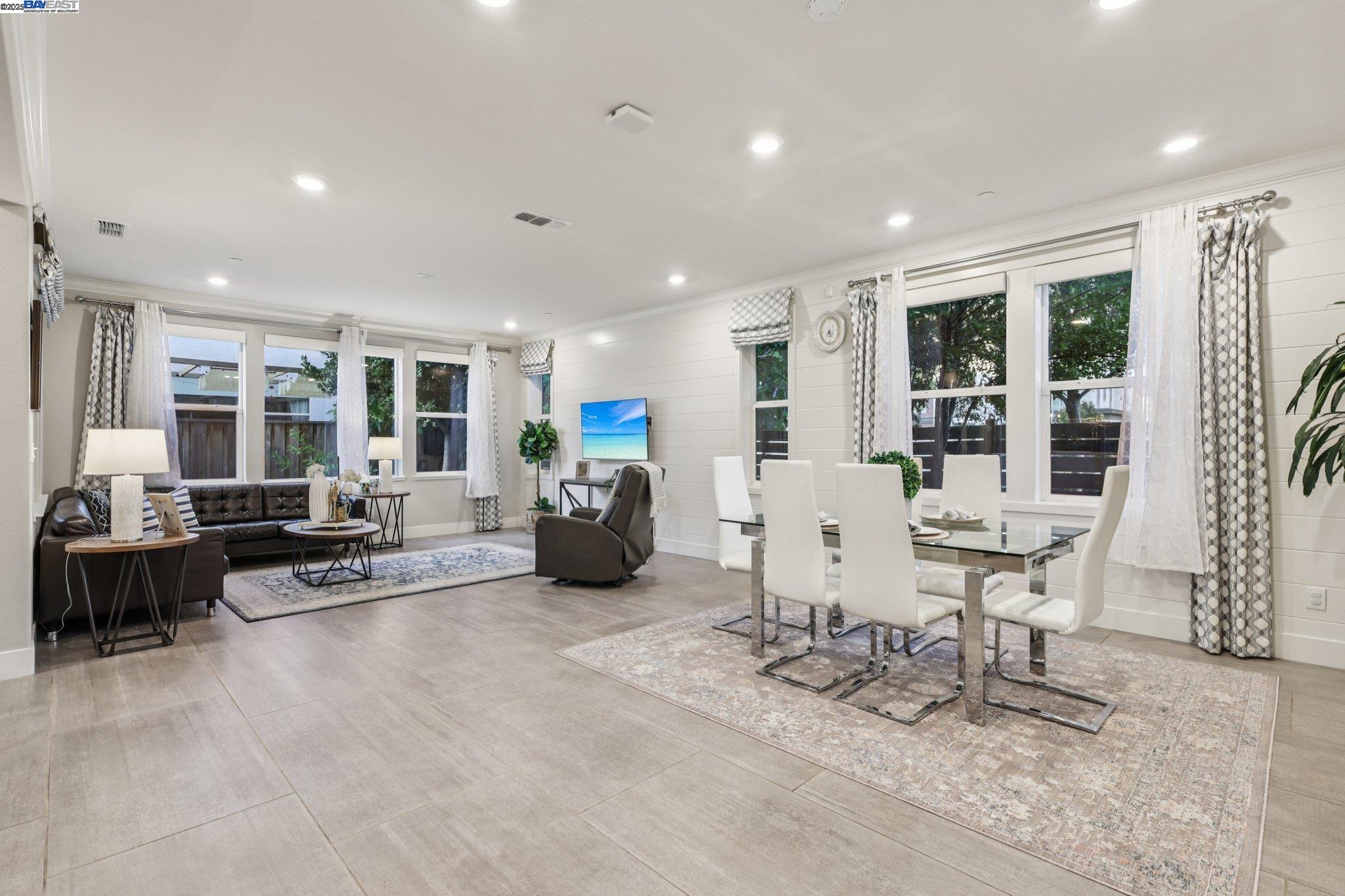 Detail Gallery Image 11 of 51 For 5789 Nugget Way, Dublin,  CA 94568 - 5 Beds | 4 Baths