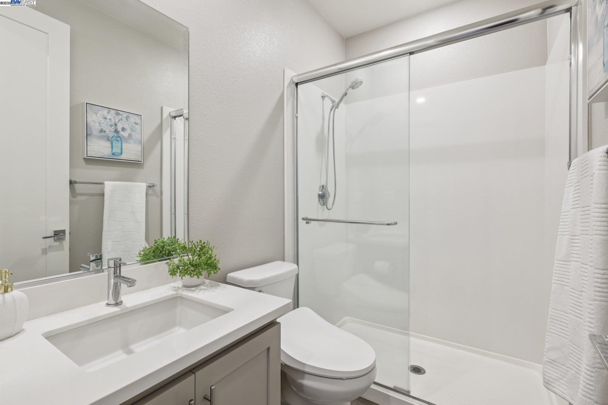Detail Gallery Image 27 of 51 For 5789 Nugget Way, Dublin,  CA 94568 - 5 Beds | 4 Baths