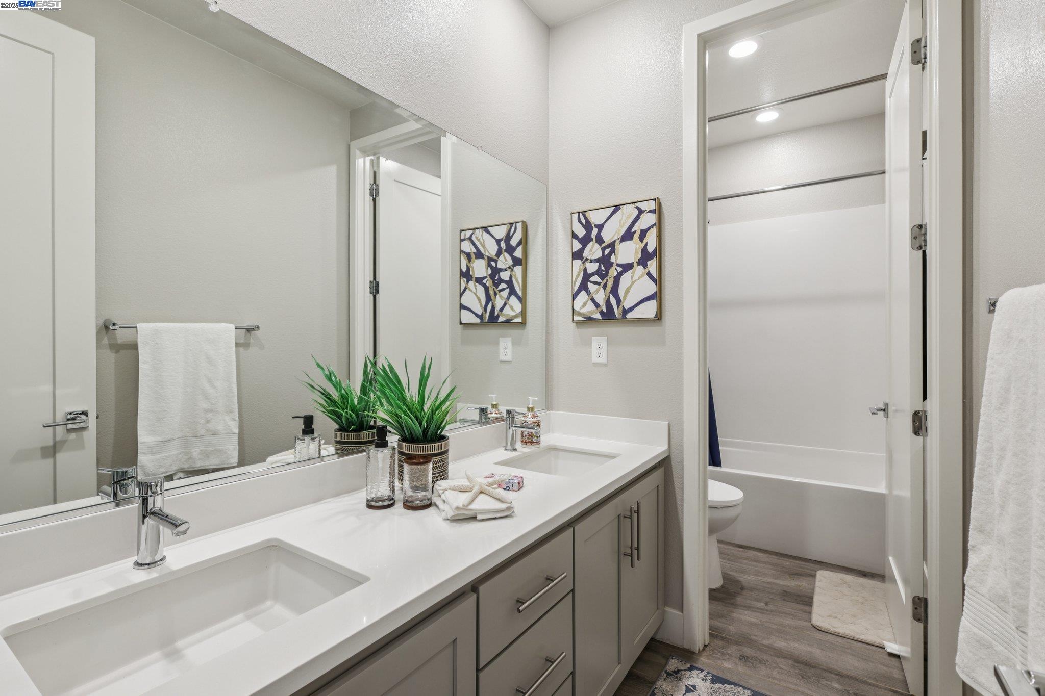 Detail Gallery Image 31 of 51 For 5789 Nugget Way, Dublin,  CA 94568 - 5 Beds | 4 Baths
