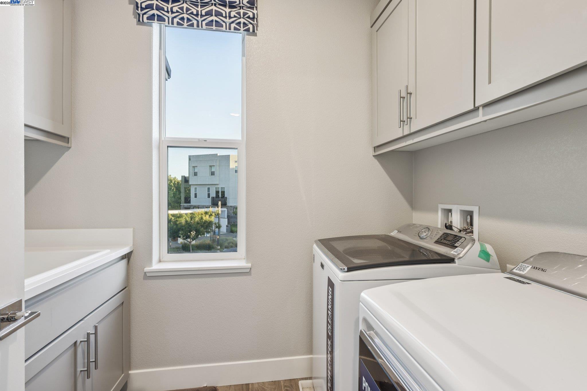 Detail Gallery Image 41 of 51 For 5789 Nugget Way, Dublin,  CA 94568 - 5 Beds | 4 Baths