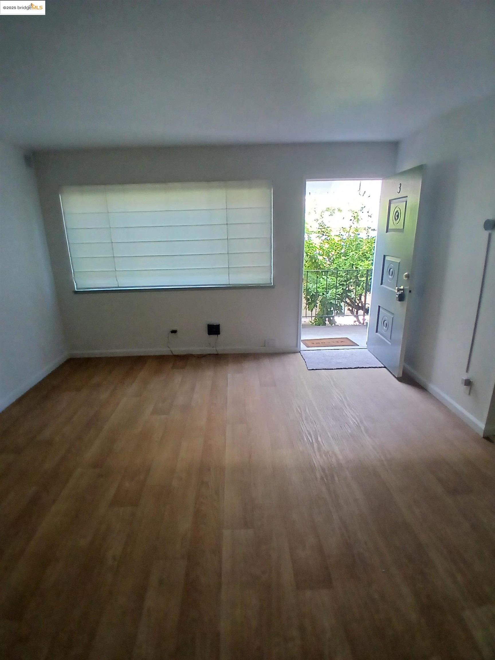 Photo #2: 41107172 Listing 
