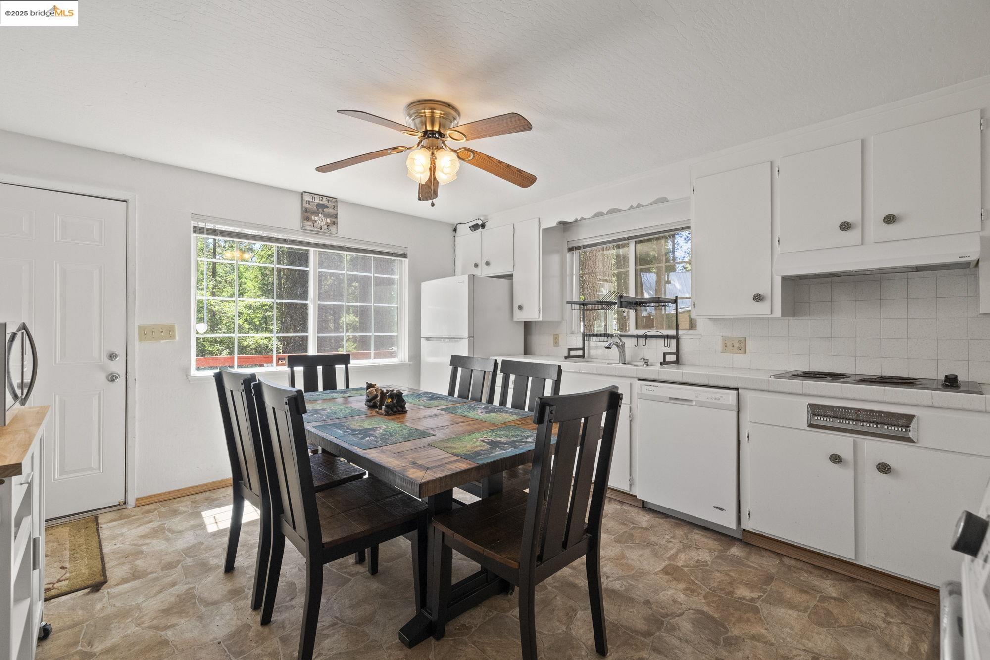 Detail Gallery Image 12 of 35 For 25869 Long Barn Sugar Pine Rd, Long Barn,  CA 95335 - 3 Beds | 2 Baths
