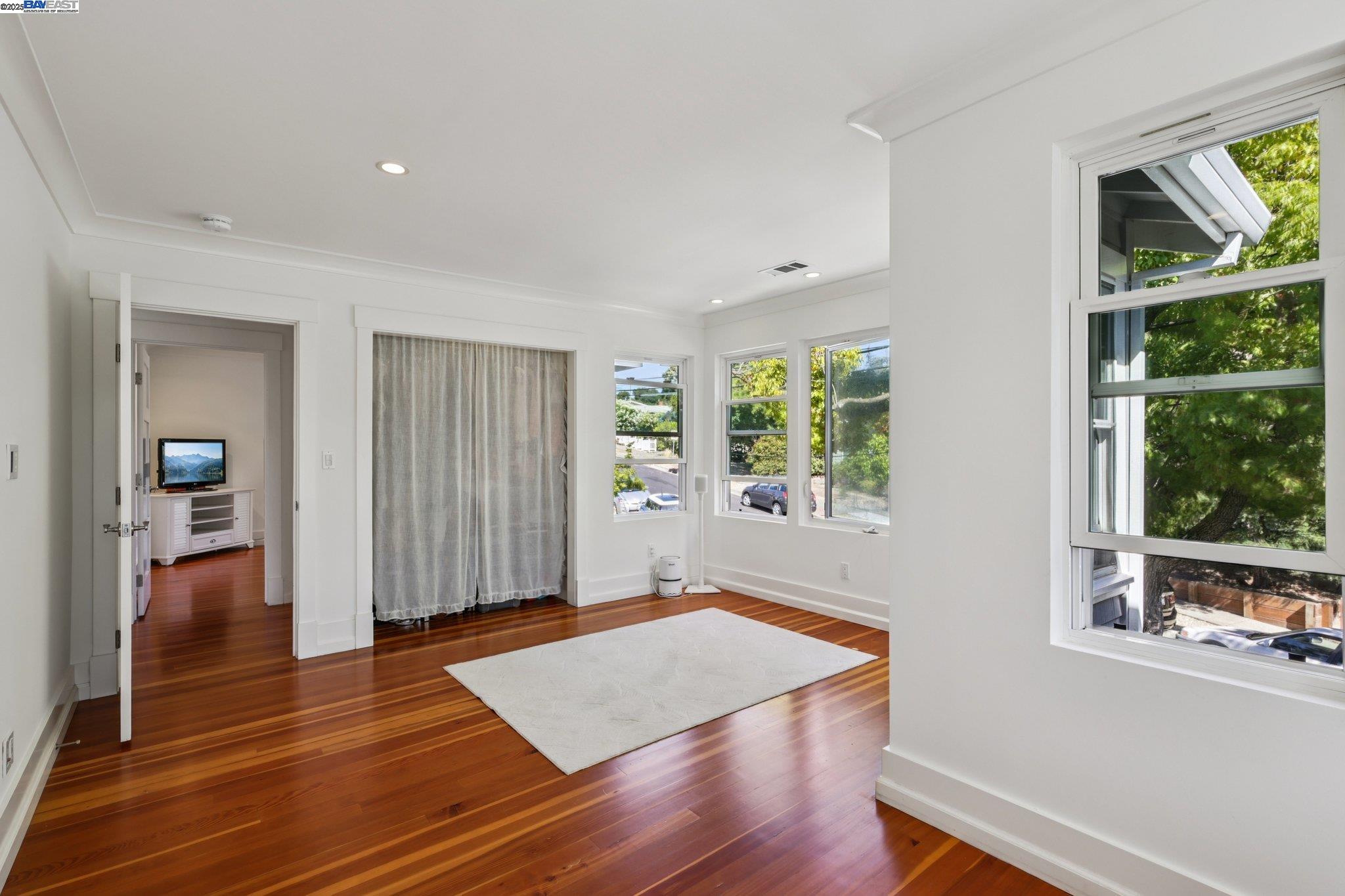 Detail Gallery Image 20 of 57 For 1333 Warren St, Martinez,  CA 94553 - 4 Beds | 3 Baths