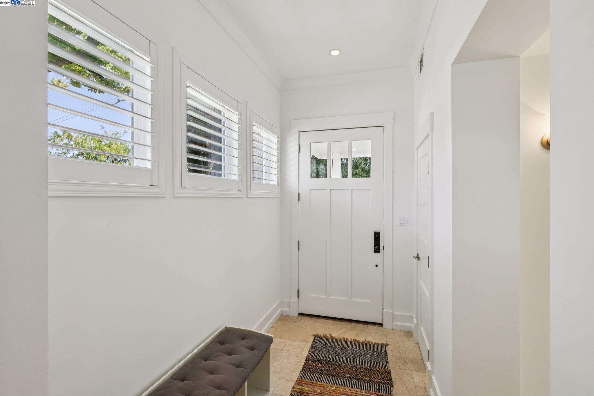 Detail Gallery Image 4 of 57 For 1333 Warren St, Martinez,  CA 94553 - 4 Beds | 3 Baths