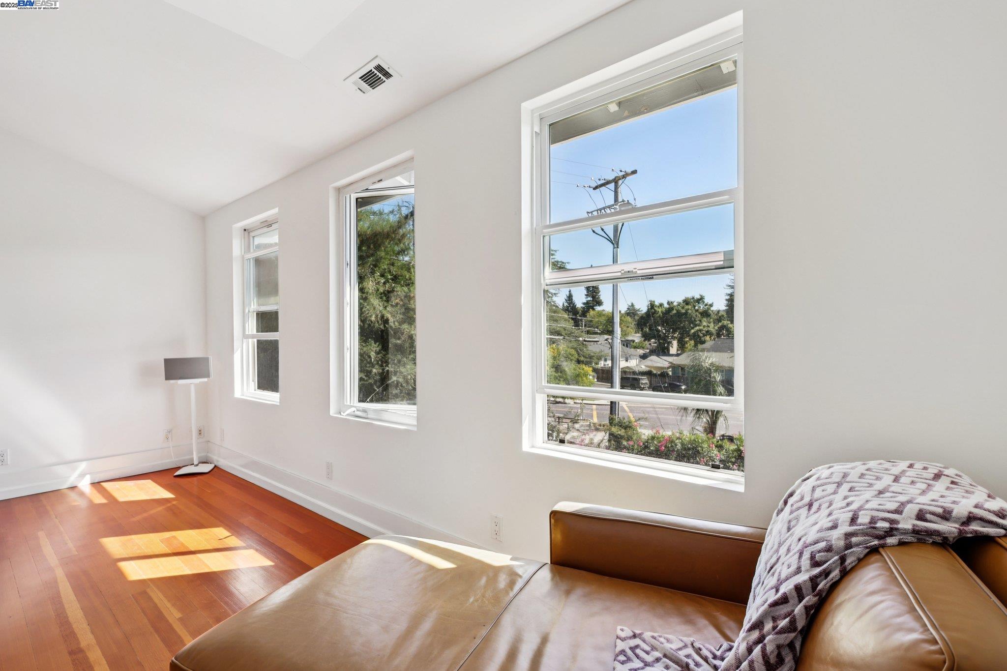 Detail Gallery Image 32 of 57 For 1333 Warren St, Martinez,  CA 94553 - 4 Beds | 3 Baths