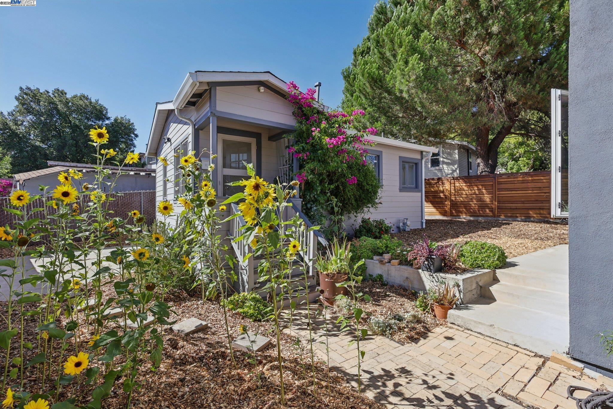 Detail Gallery Image 37 of 57 For 1333 Warren St, Martinez,  CA 94553 - 4 Beds | 3 Baths